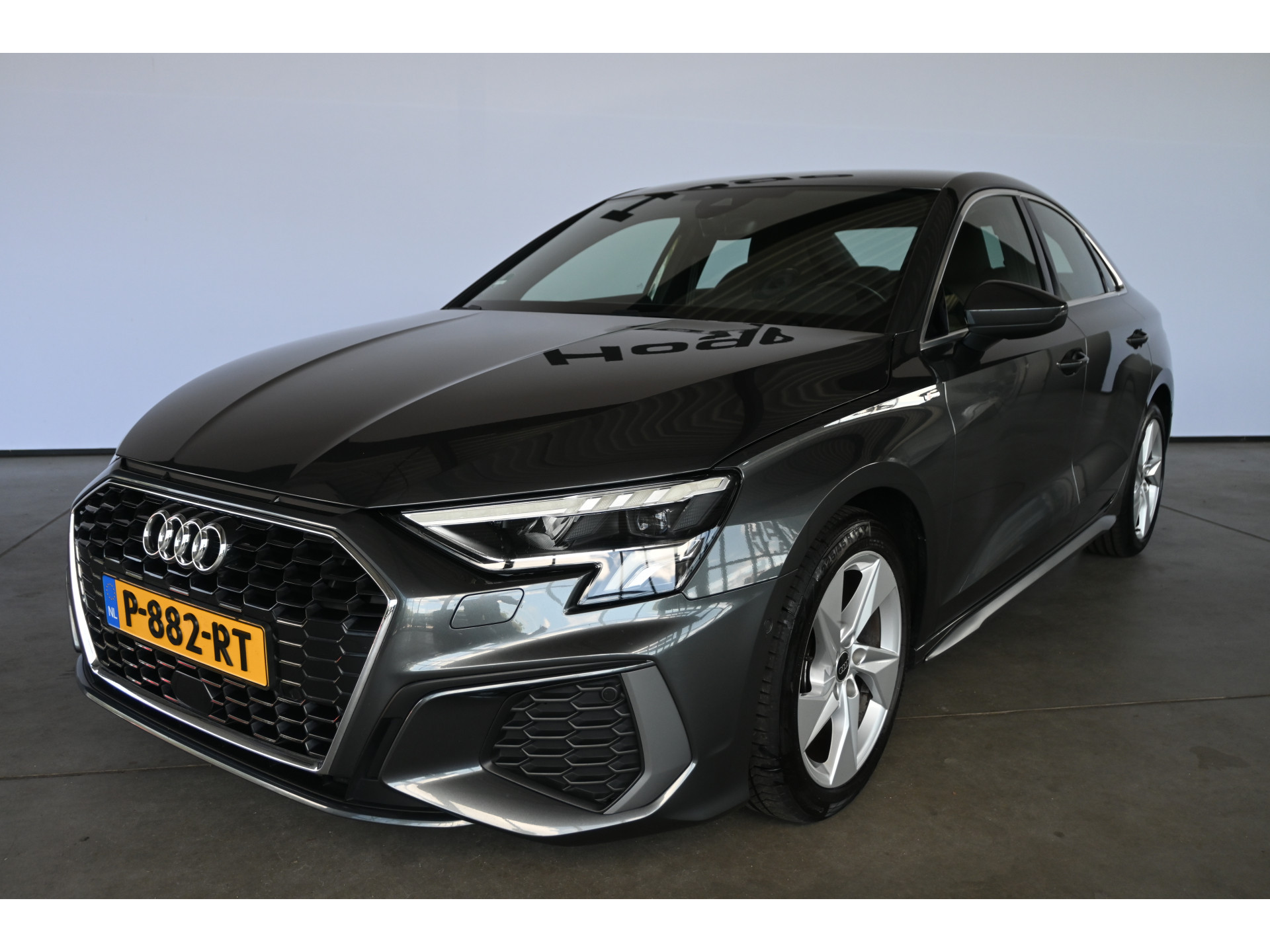 Audi A3 Limousine 30 TFSI S Edition Virtual Cockpit Adaptieve Cruise Led Clima Carplay Inruil Mogelijk!