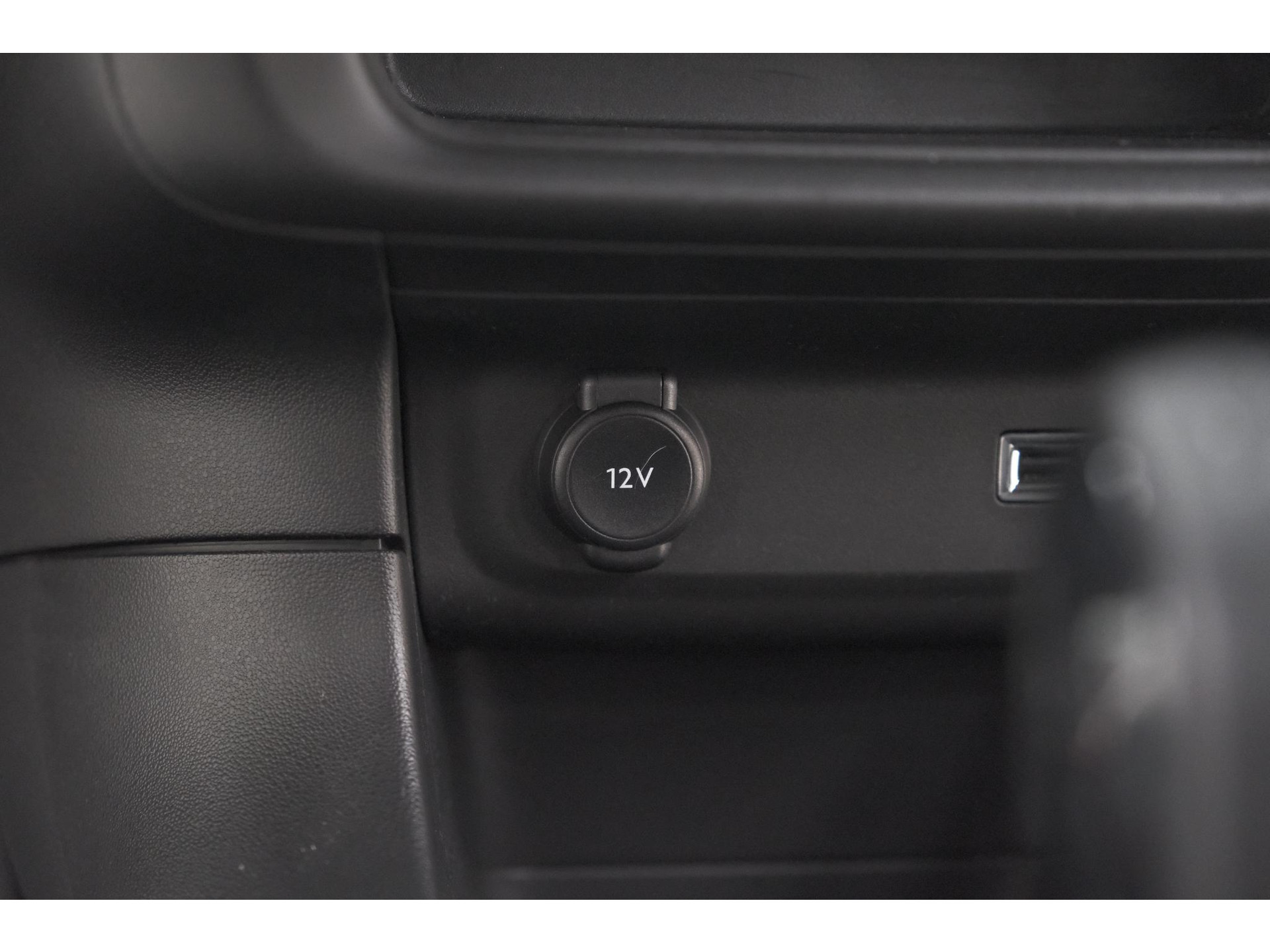 Citroen C3 PureTech 82 S&S Shine | Camera | Apple Carplay | Parkeersensoren | 16 Inch Velgen