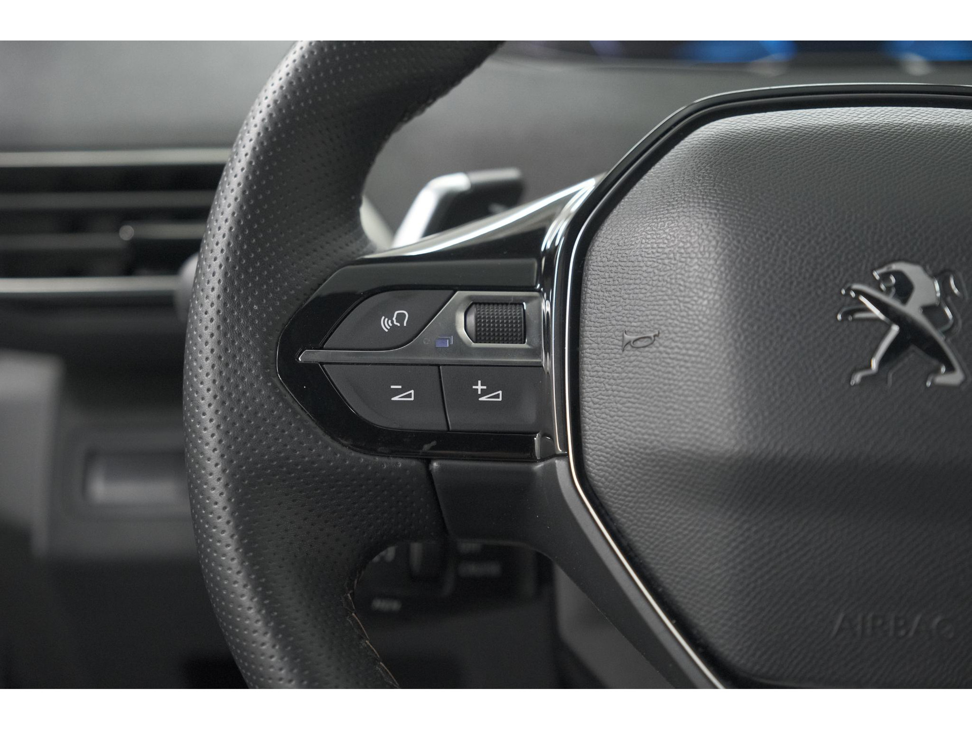 Peugeot 3008 1.2 Hybrid 136 GT | 360 Camera | Adaptieve Cruise Control | Elektronische Kofferklep | Navigatie
