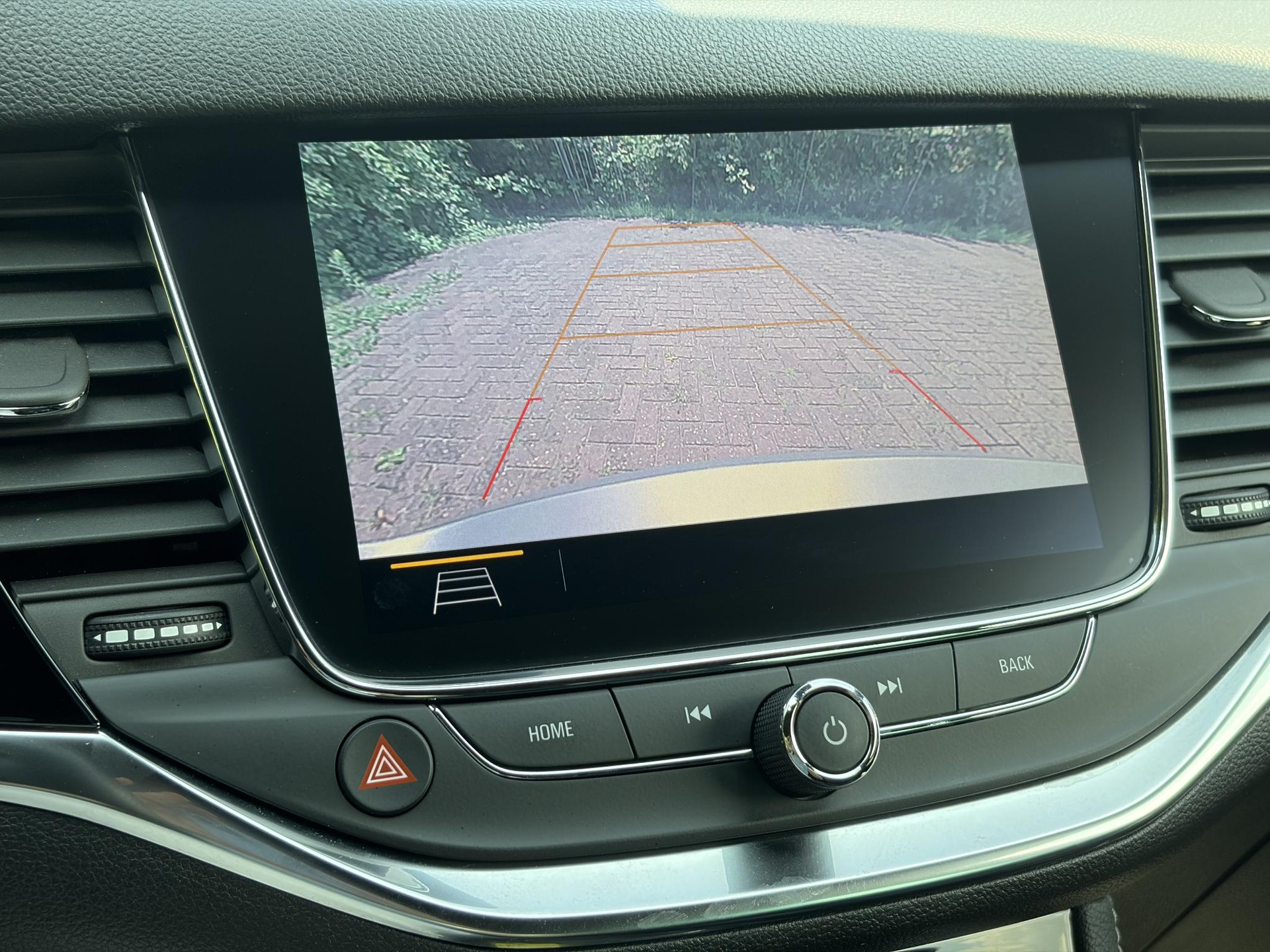 Opel Astra Sports Tourer 1.2 Ultimate 146pk,Afn Trekhaak,Camera,Keyless,Carplay,6 Bak,Stoelverw,Lm velgen,Alcantara-Leder,Dealer Onderhouden,Clima,Cruise,Dodehoek,Rijstrooksensor,N.A.P,Pdc V+A,Apk tot 07-2028