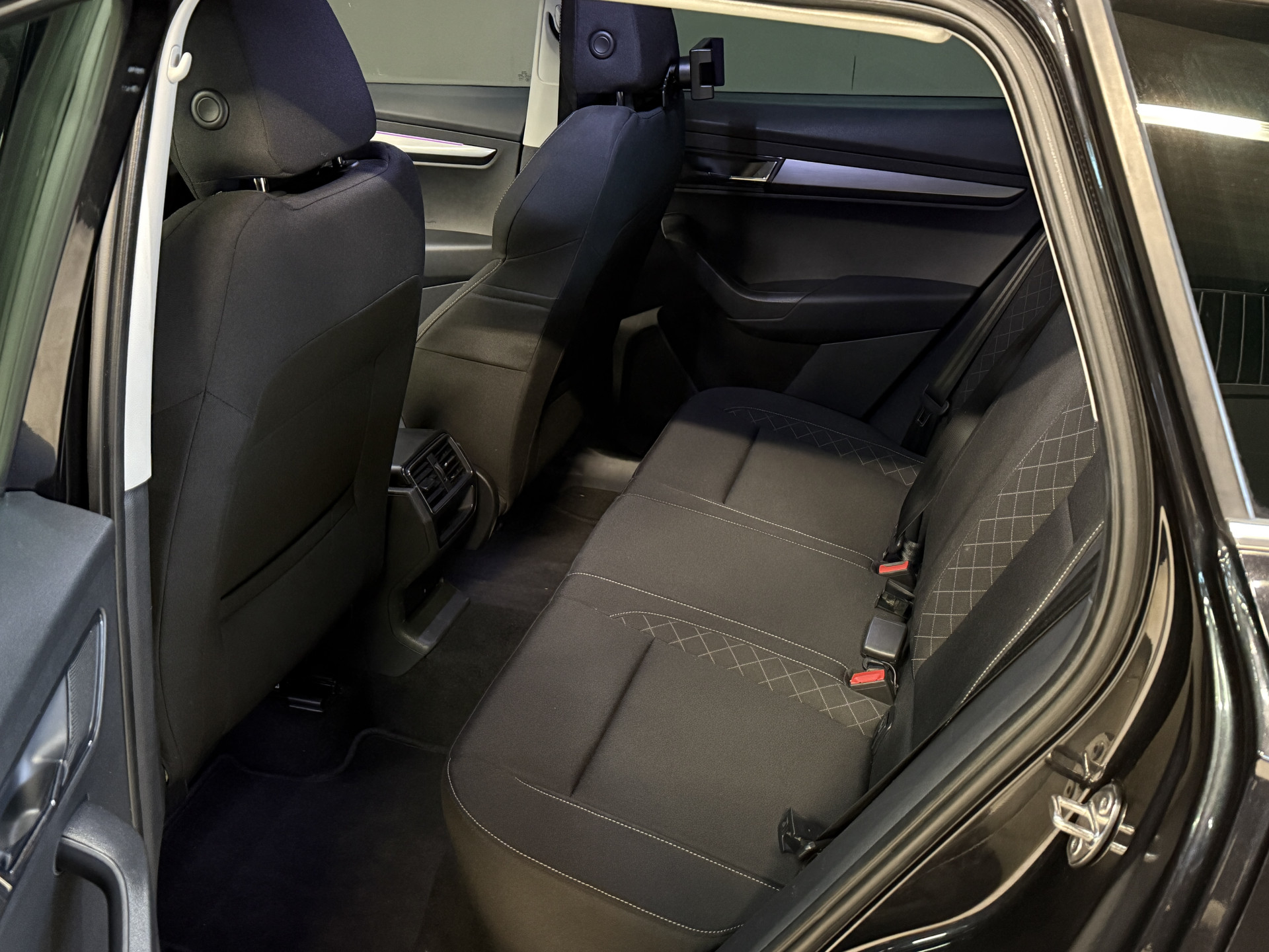 ŠKODA Karoq 1.0 TSI Style | Keyless | Apple carplay | Stoelverwarming
