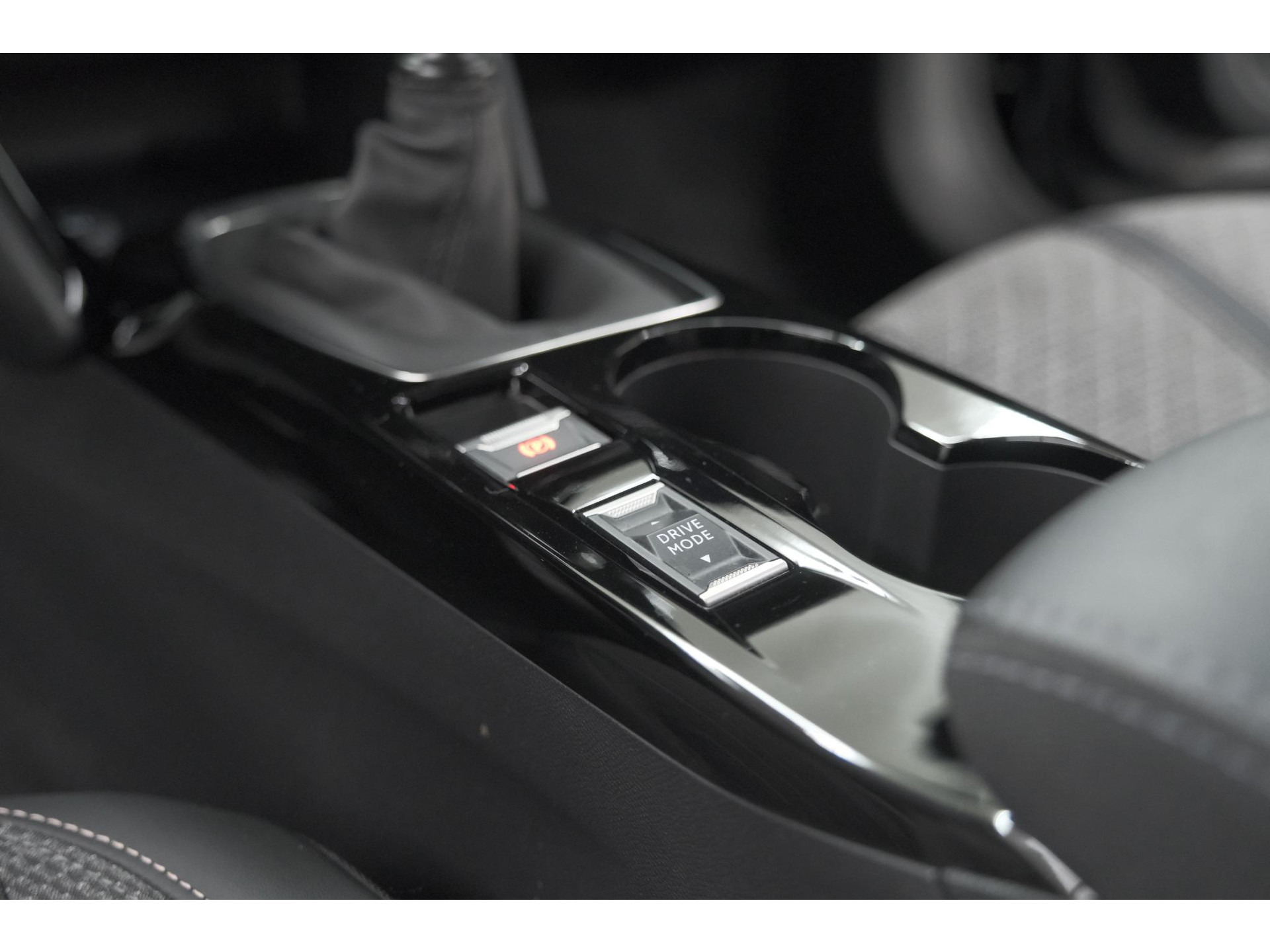 Peugeot 208 PureTech 100 Allure | Apple Carplay | Parkeersensoren | Climate Control