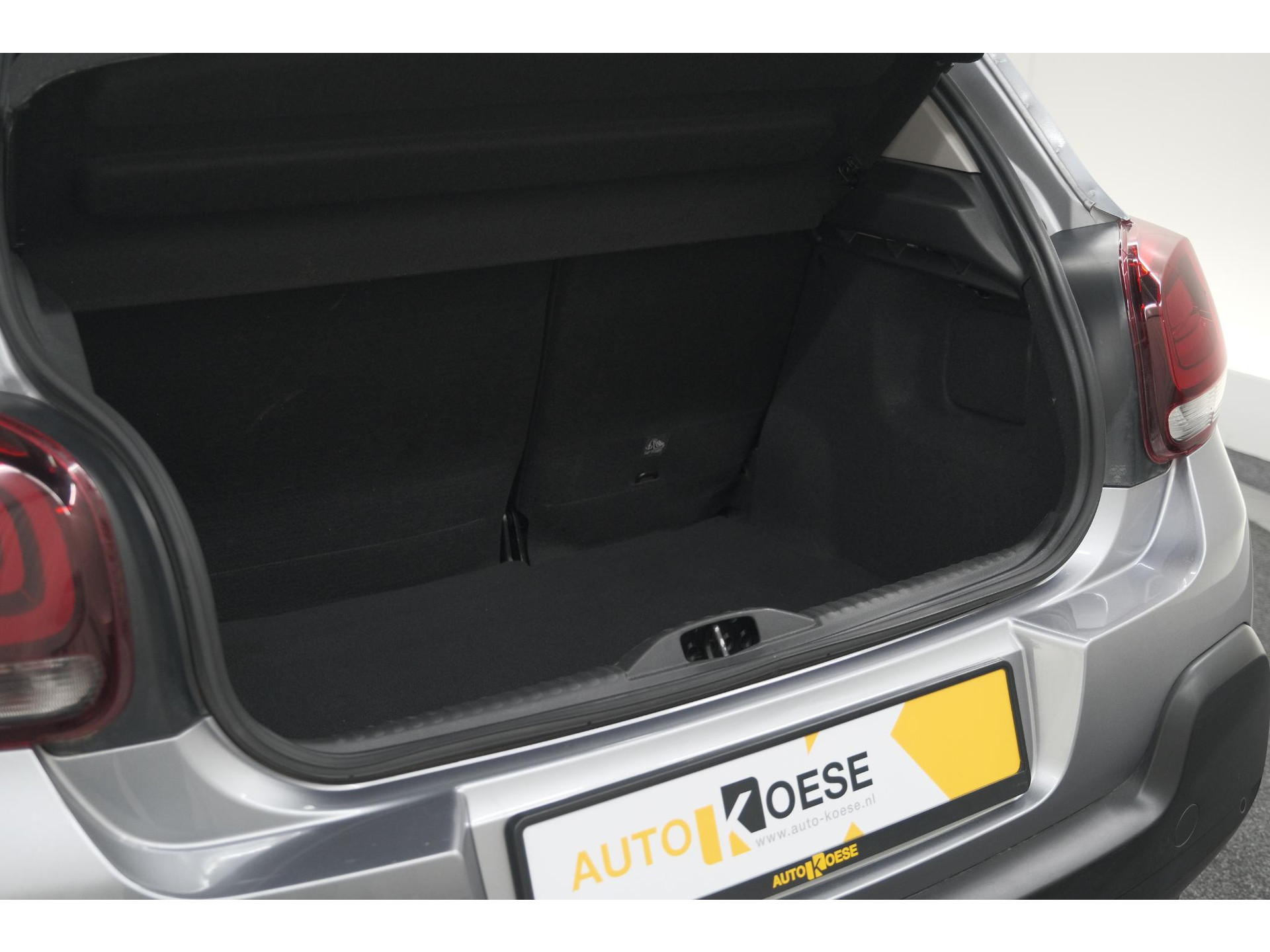 Citroen C3 PureTech 110 EAT6 Max | Apple Carplay | Parkeersensoren | Climate Control | 16 Inch Lichtmetalen Velgen