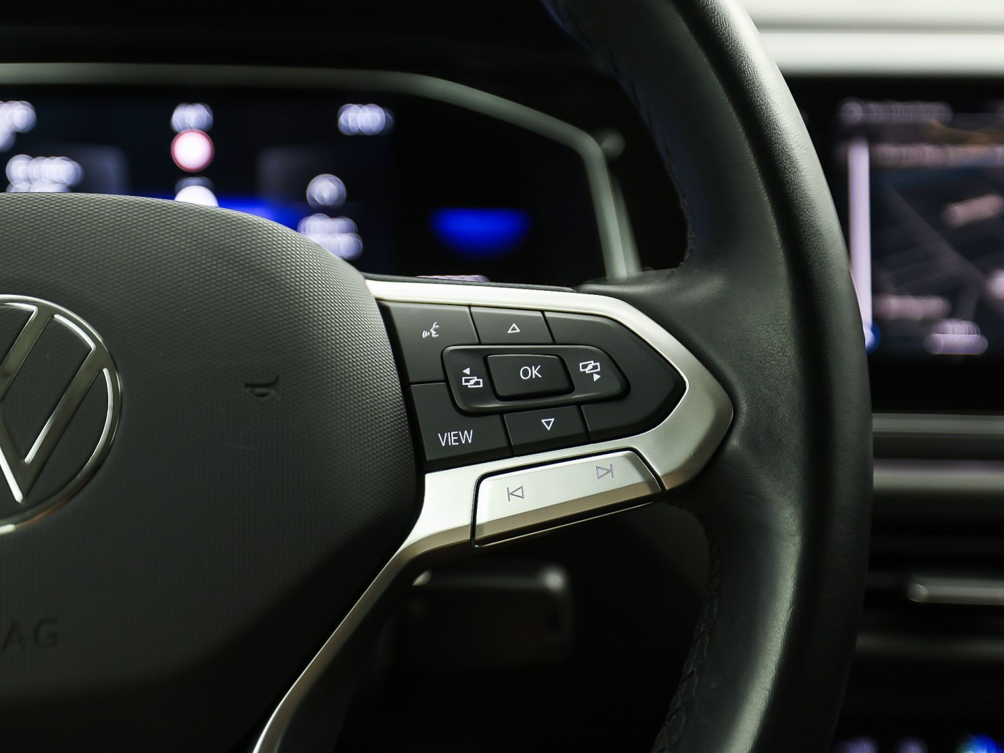 Volkswagen Polo 1.0 TSI Sport Automaat (VIRTUAL COCKPIT, APPLE CARPLAY, GROOT NAVI, CLIMATE, SPORTSTOELEN, LED KOPLAMPEN, GETINT GLAS, PARKEERSENSOREN, NIEUWSTAAT)