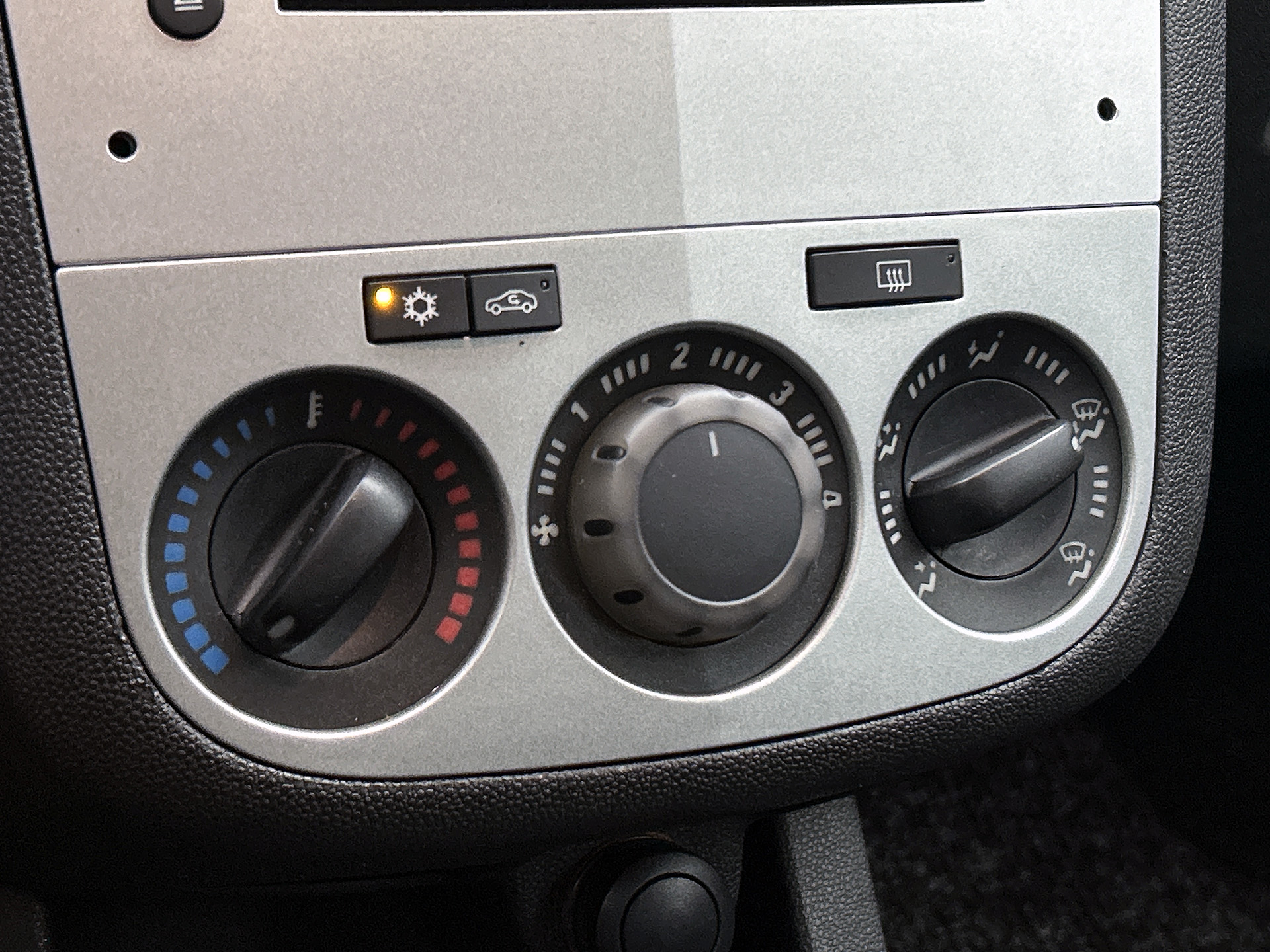 Opel Corsa 1.4-16V 90PK Enjoy | AIRCO | CRUISE CONTROL | Zeer mooie auto | Elektr. ramen + spiegels