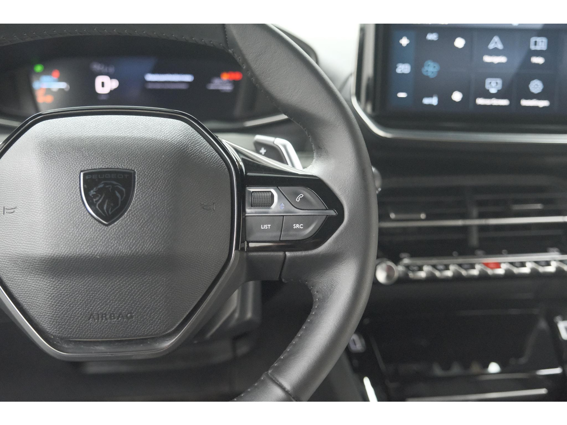 Peugeot 2008 Hybrid 136 e-DCS6 Allure | 360 Camera | Adaptieve Cruise Control | Dodehoekdetectie | Navigatie