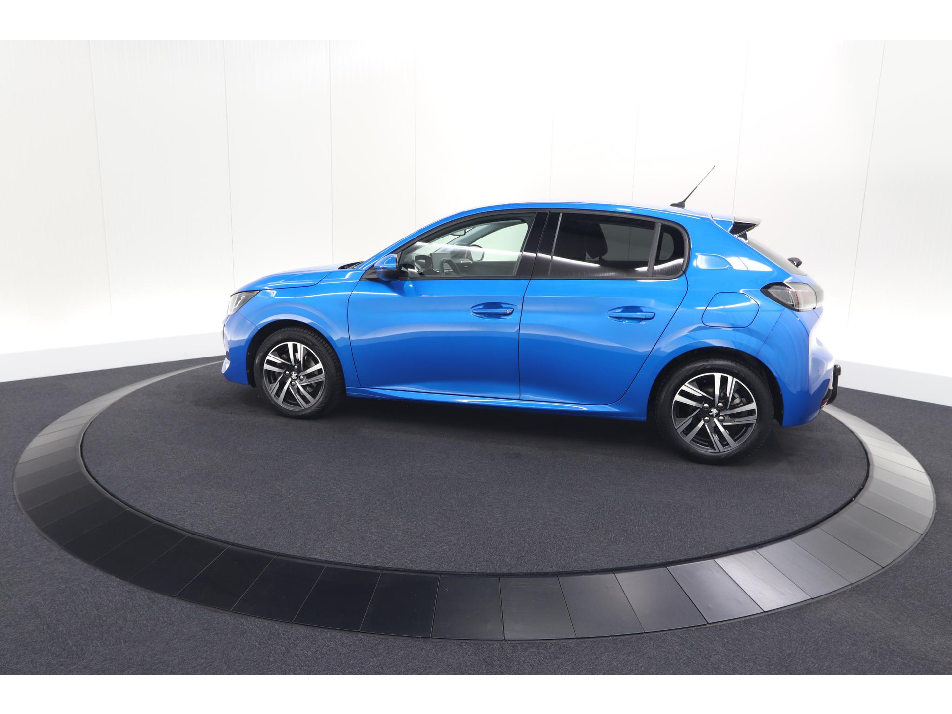 Peugeot 208 PureTech 100 Allure | Trekhaak | Camera | Apple Carplay | Navigatie | Parkeersensoren