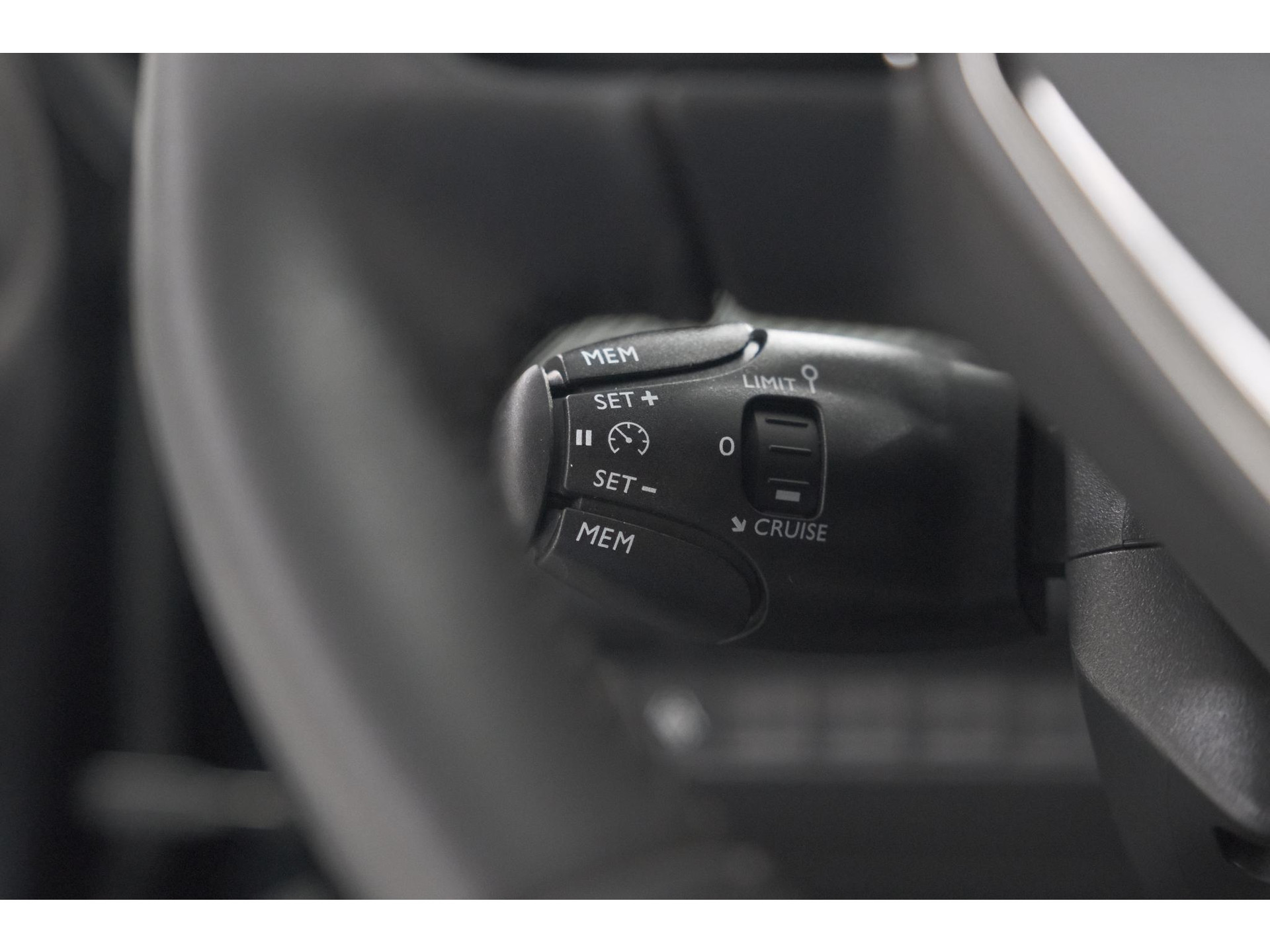 Peugeot 208 PureTech 100 Allure Pack | Camera | Apple Carplay | Stoelverwarming | Parkeersensoren