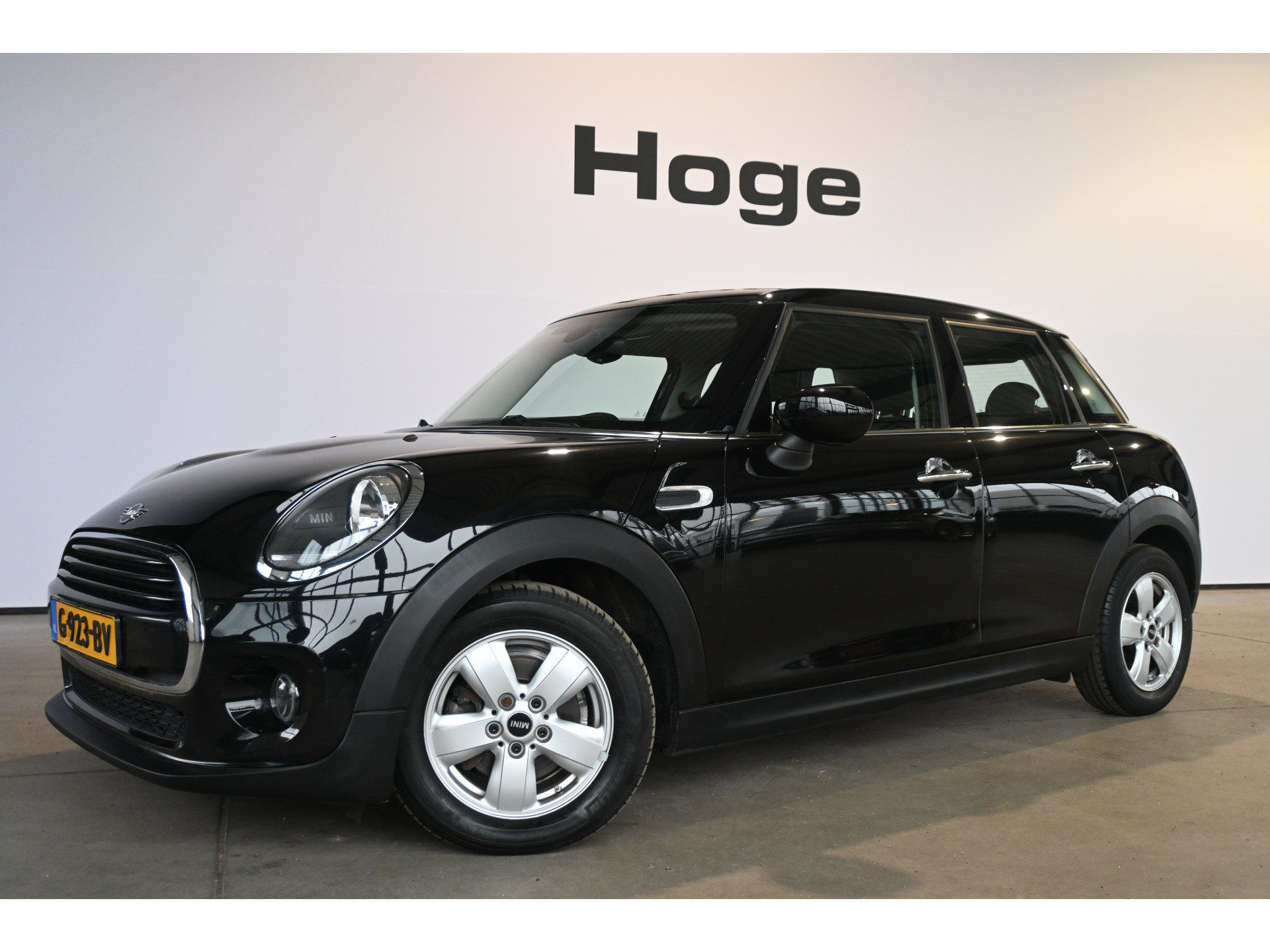 MINI Mini 1.5 Cooper Airco Navigatie LED Cruise Control Direct Leverbaar! Rijklaarprijs Inruil Mogelijk!
