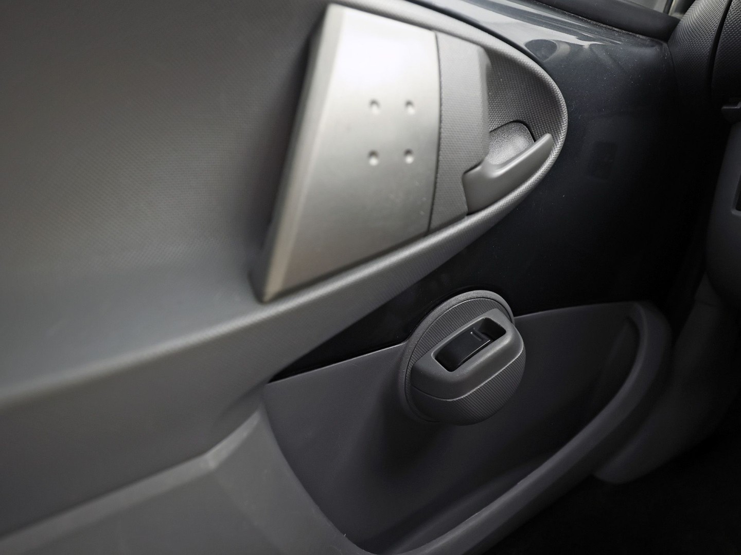 Peugeot 107 1.0-12V Sport (AIRCO, TOERENTELLER, ELEK RAMEN, SPORTSTOELEN, LM VELGEN, SPOILER, NIEUWE APK, NIEUWSTAAT)