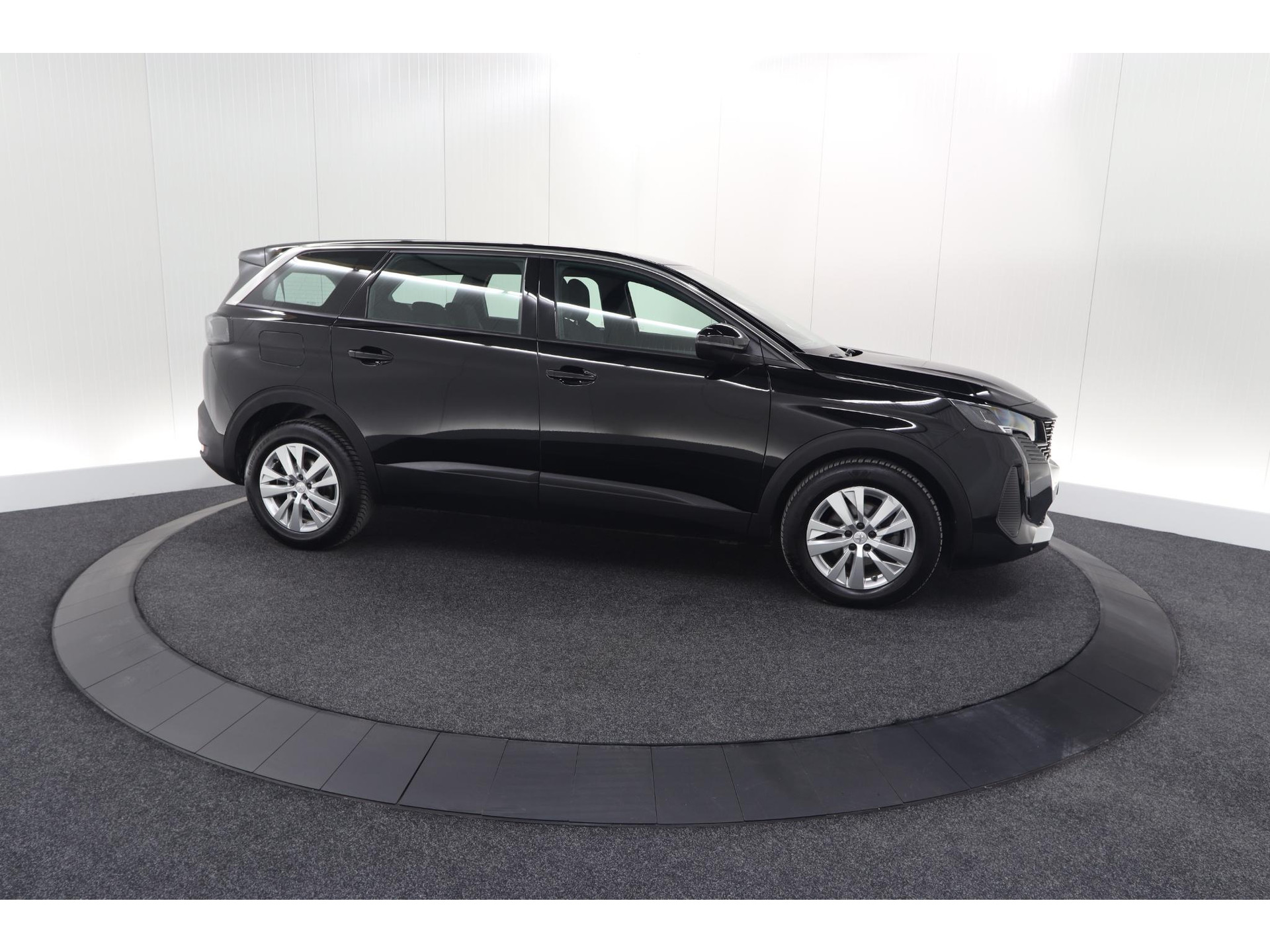 Peugeot 5008 PureTech 130 EAT8 Active Pack Business | 7 Zitplaatsen | Camera | Navigatie | Apple Carplay | Parkeersensoren