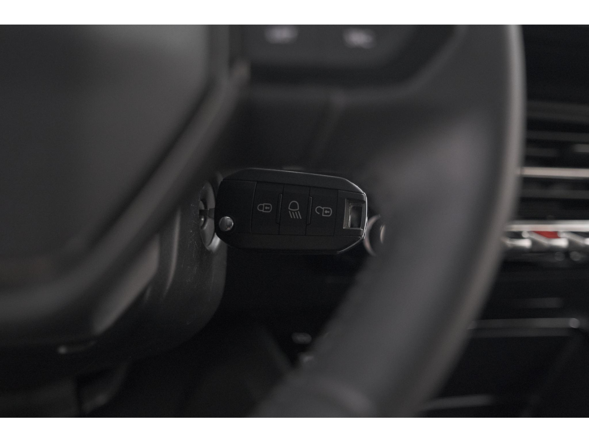 Peugeot 208 PureTech 100 Active | Parkeersensoren | Navigatie | Apple Carplay