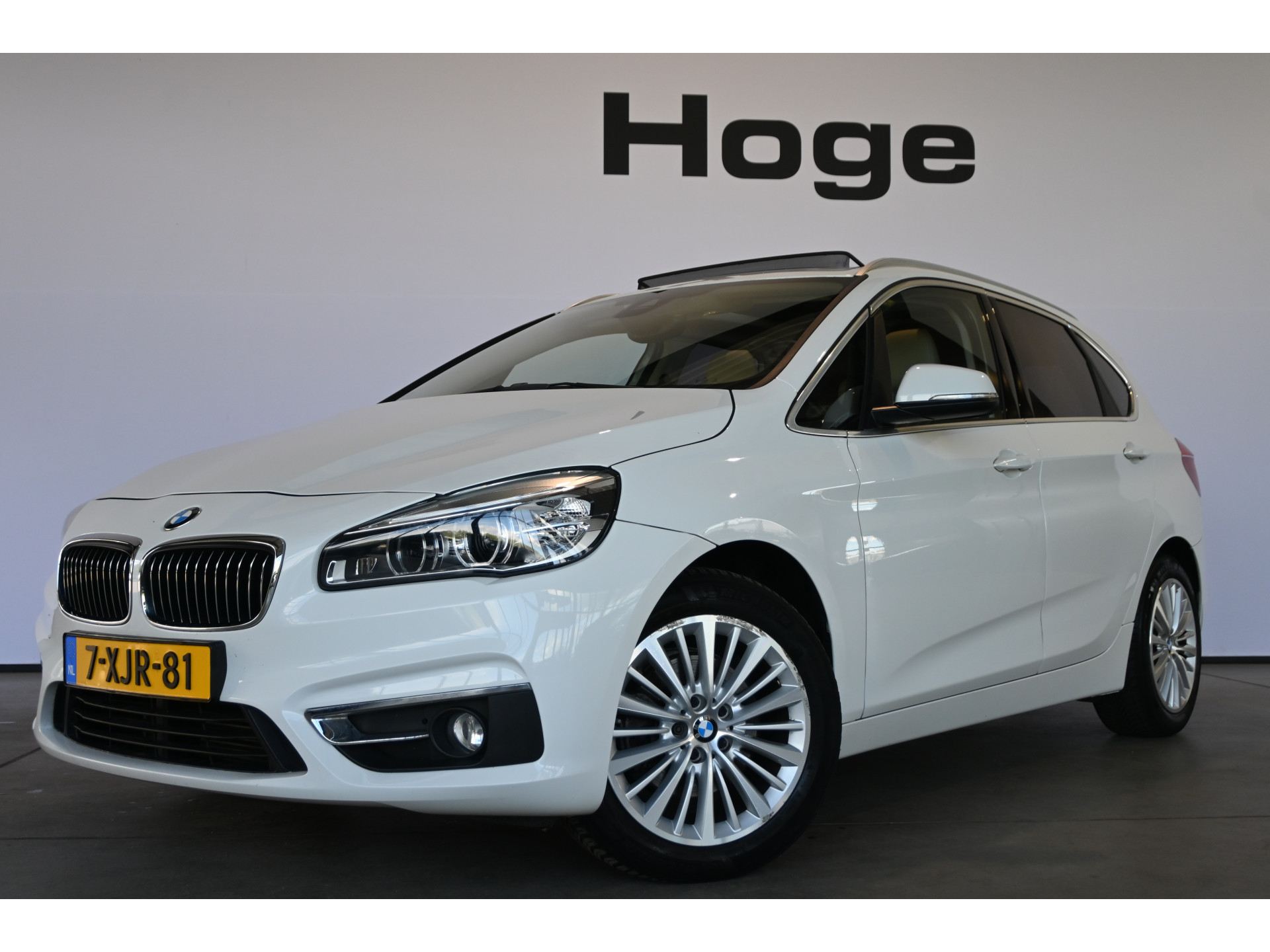 BMW 2-serie Active Tourer 218i High Executive Nap Clima Cruise Panoramadak Trekhaak PDC Navigatie LED Stoelverwarming Inruil Mogelijk!