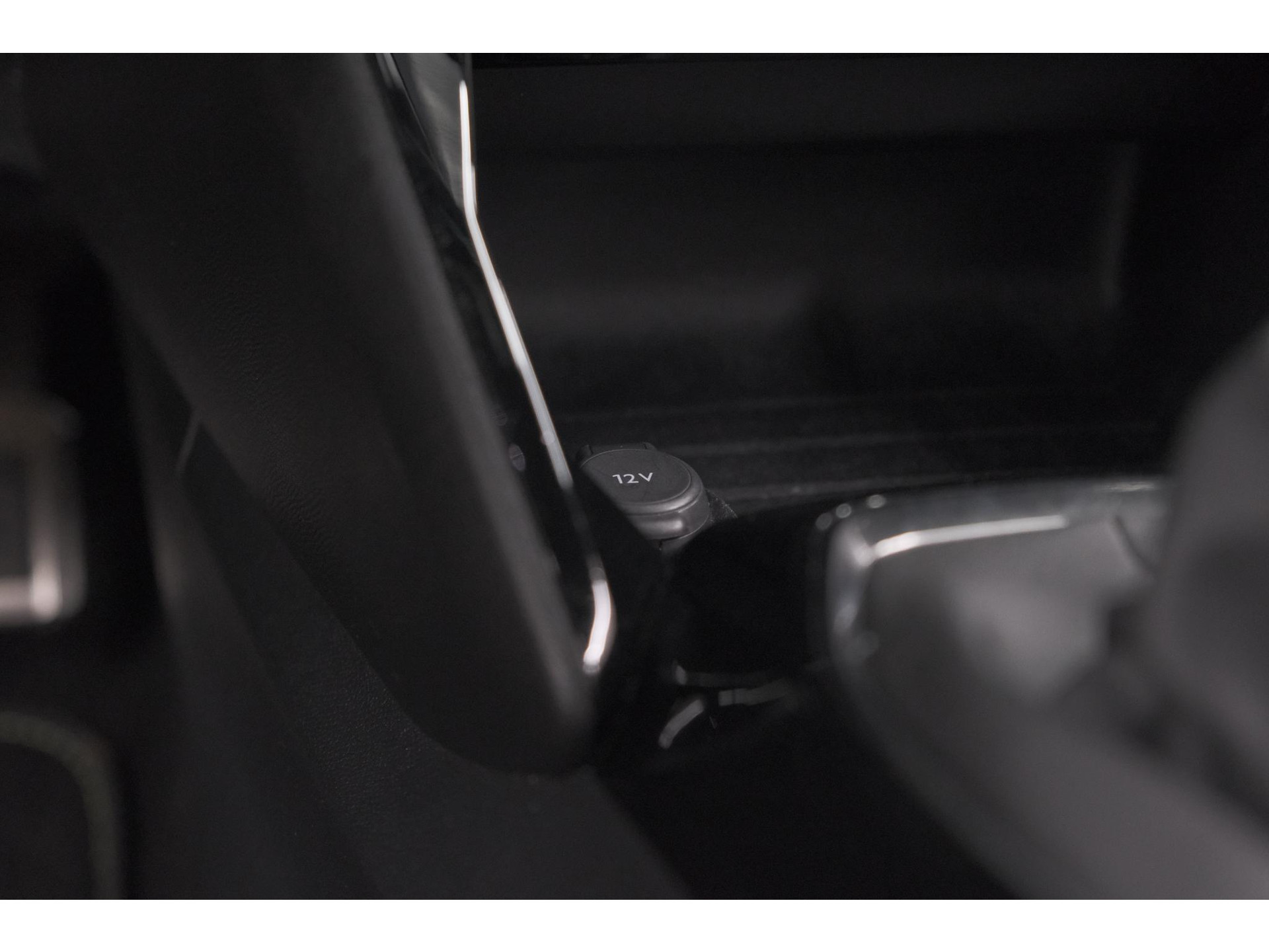 Peugeot 2008 PureTech 130 GT Pack | Leer-pakket | Camera | Dodehoekdetectie | Apple Carplay | Stoelverwarming