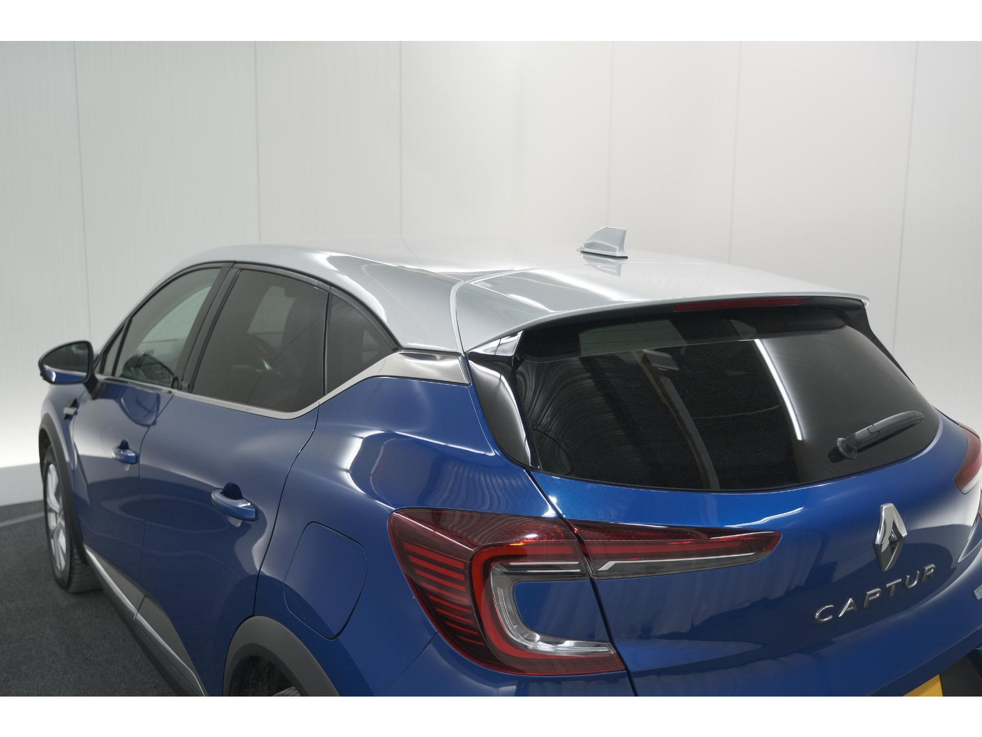 Renault Captur 1.6 E-Tech Plug-in Hybrid 160 Intens | Camera | 9.3 Inch Groot Scherm | Apple Carplay | Parkeersensoren