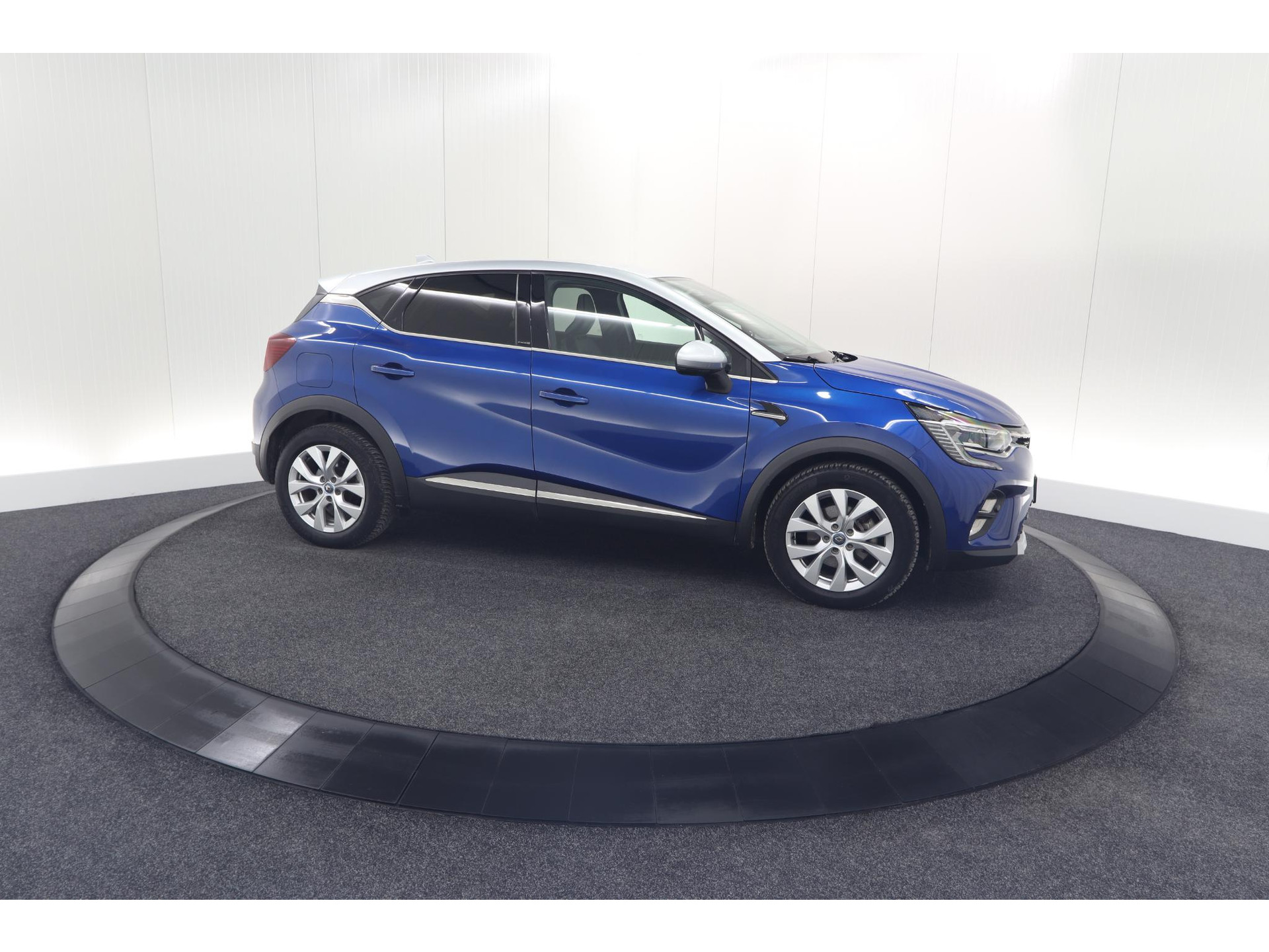 Renault Captur 1.6 E-Tech Plug-in Hybrid 160 Intens | Camera | 9.3 Inch Groot Scherm | Apple Carplay | Parkeersensoren