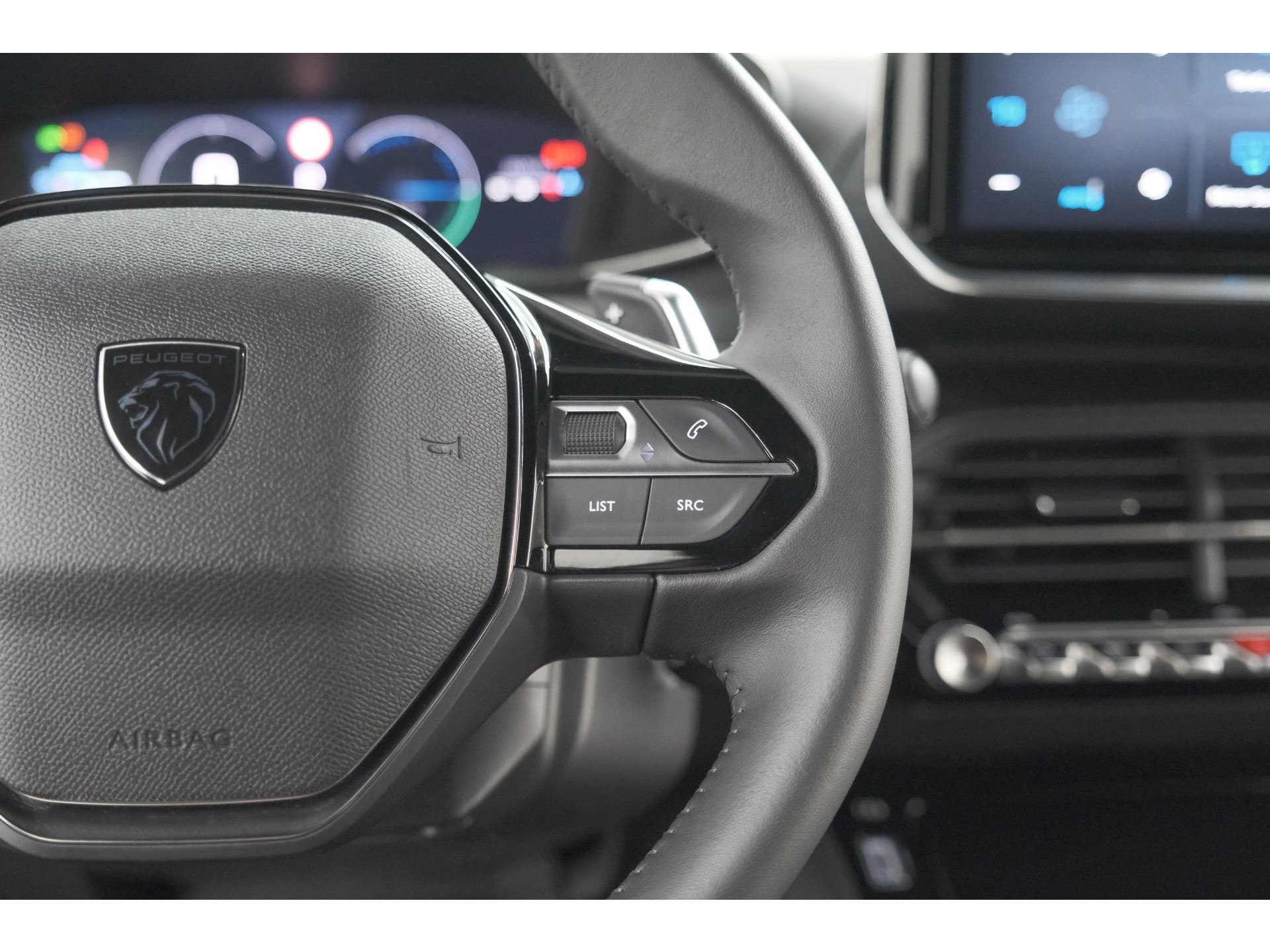 Peugeot 2008 Hybrid 145 e-DCS6 Allure | 360 Camera | Adaptieve Cruise Control | Dodehoekdetectie