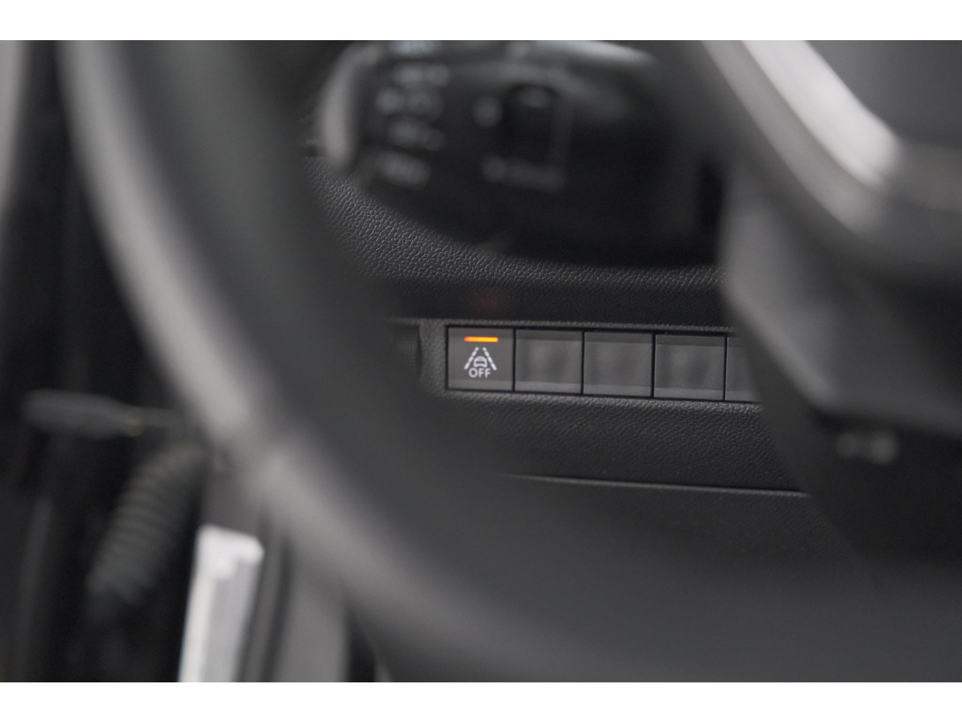 Peugeot 2008 PureTech 130 EAT8 Allure Pack | Trekhaak | Camera | Navigatie | Parkeersensoren