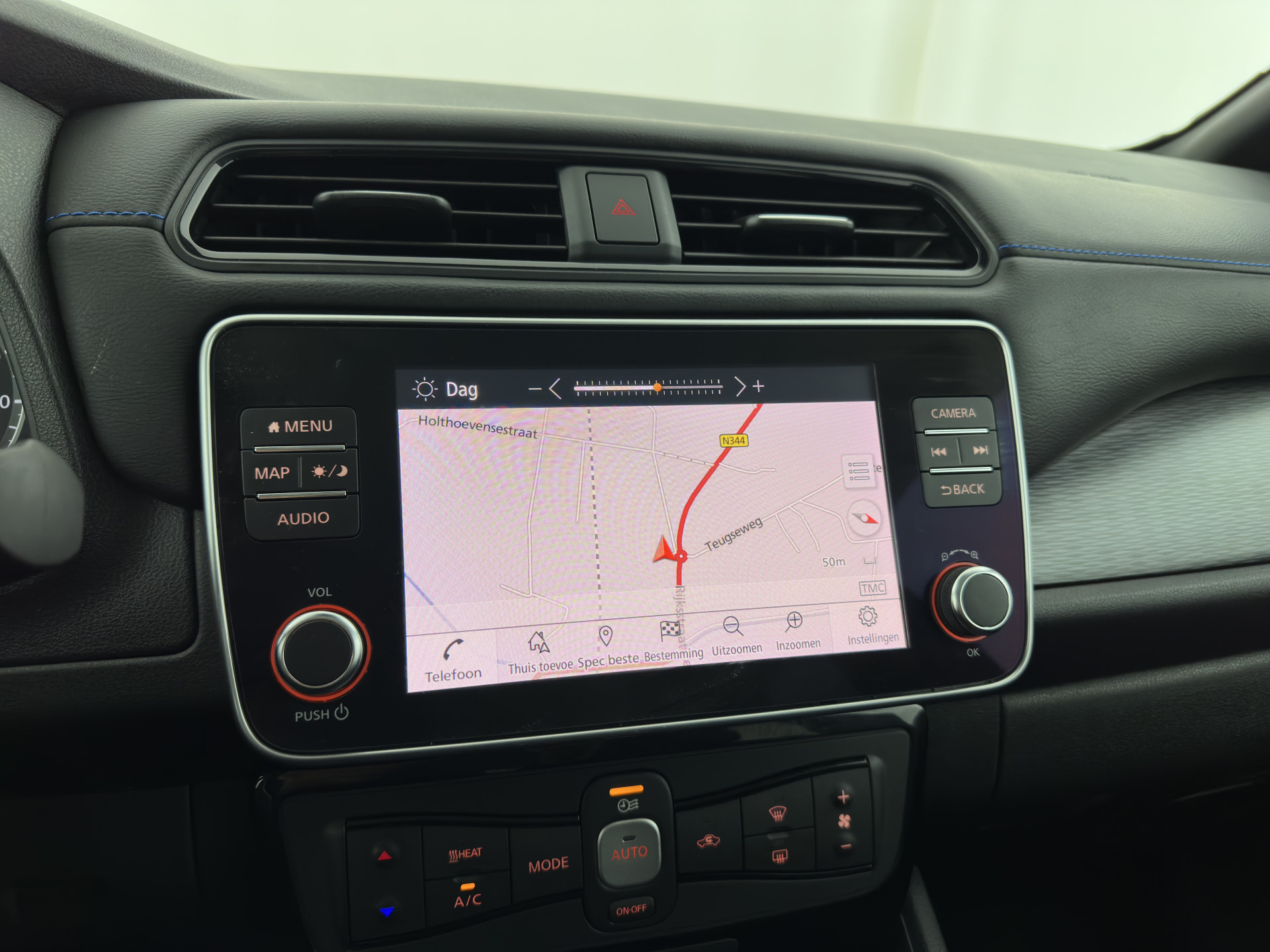 Nissan LEAF Acenta 40 kWh {SOH-90%} Aut. *ADAPTIVE-CRUISE | KEYLESS | NAVI-FULLMAP | BLIND-SPOT | DAB+ | COMFORTSEATS | DIGI-COCKPIT | PRIVACY-GLASS | CAMERA |  17"ALU*