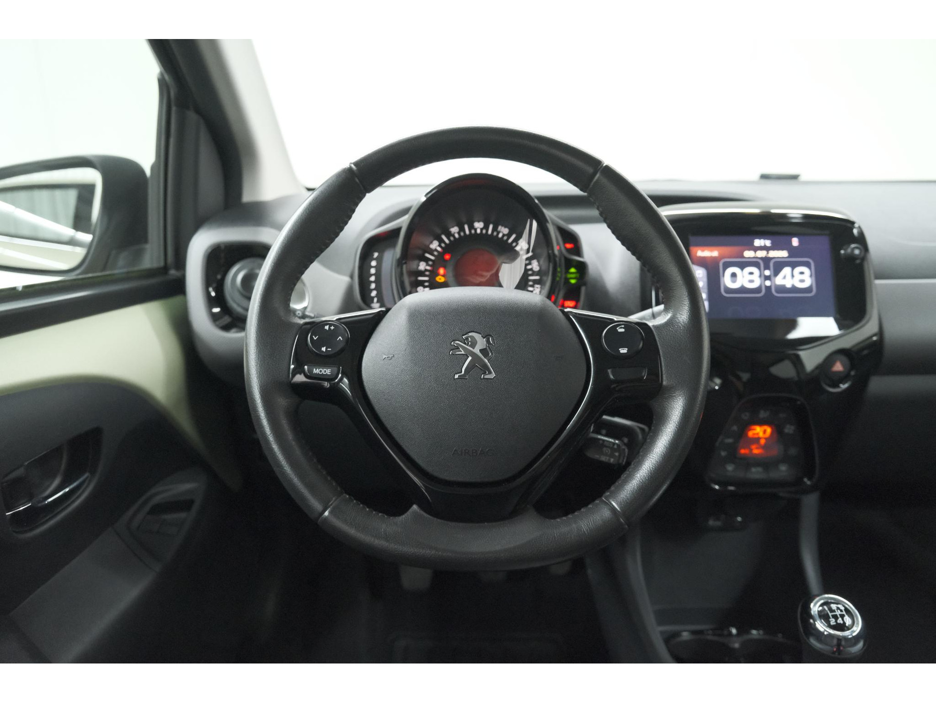 Peugeot 108 1.0 e-VTi Allure | Camera | Climate Control | Apple Carplay | 15 Inch Lichtmetalen Velgen