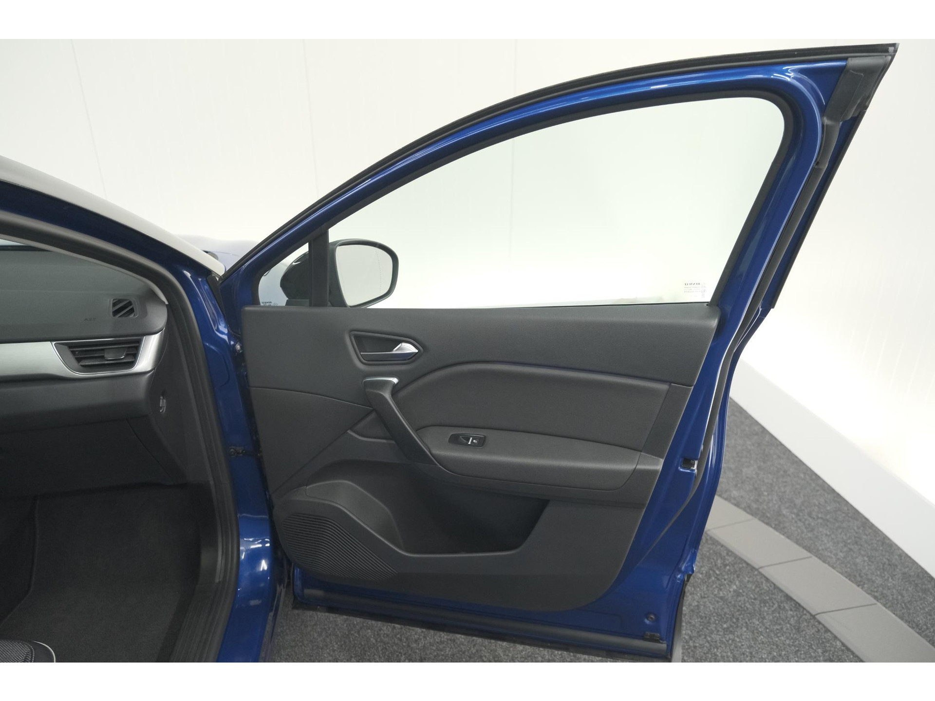 Renault Captur 1.6 E-Tech Plug-in Hybrid 160 Intens | Allseason Banden | Camera | 9.3 Inch Grootscherm | Apple Carplay