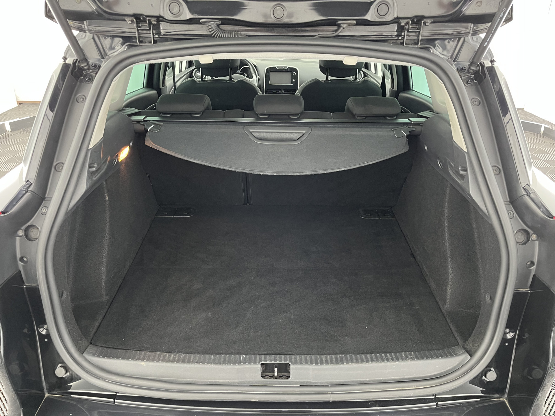 Renault Clio Estate 1.5 dCi ECO Dynamique *NAVI-FULLMAP | AIRCO | CRUISE | KEYLESS | COMFORTSEATS | BASS-REFLEX-AUDIO | PRIVACYGLASS | 16"ALU*