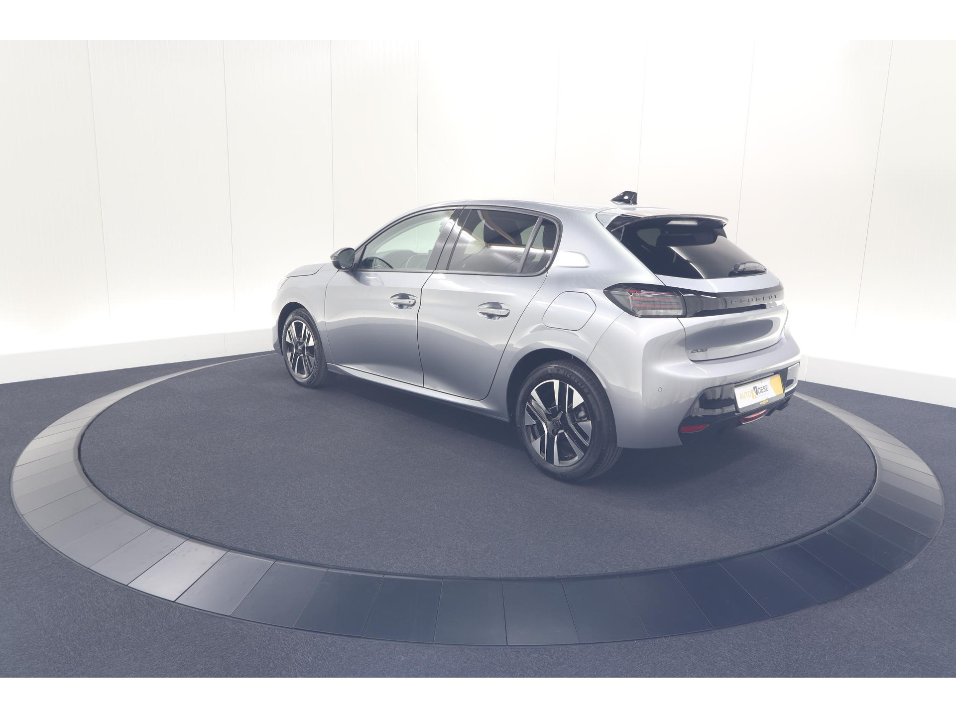 Peugeot 208 PureTech 100 Allure | Apple Carplay | Parkeersensoren | Climate Control