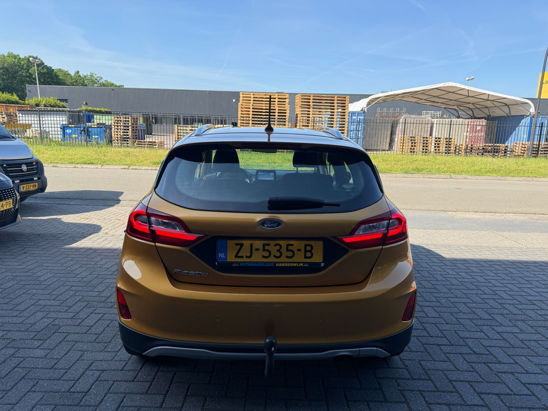 Ford Fiesta 1.0 EcoBoost Active First Edition | 2E EIGENAAR | 3/6/12MND GARANTIE | AIRCO | CRUISE | DAB | CARPLAY | TREKHAAK | NAVI |