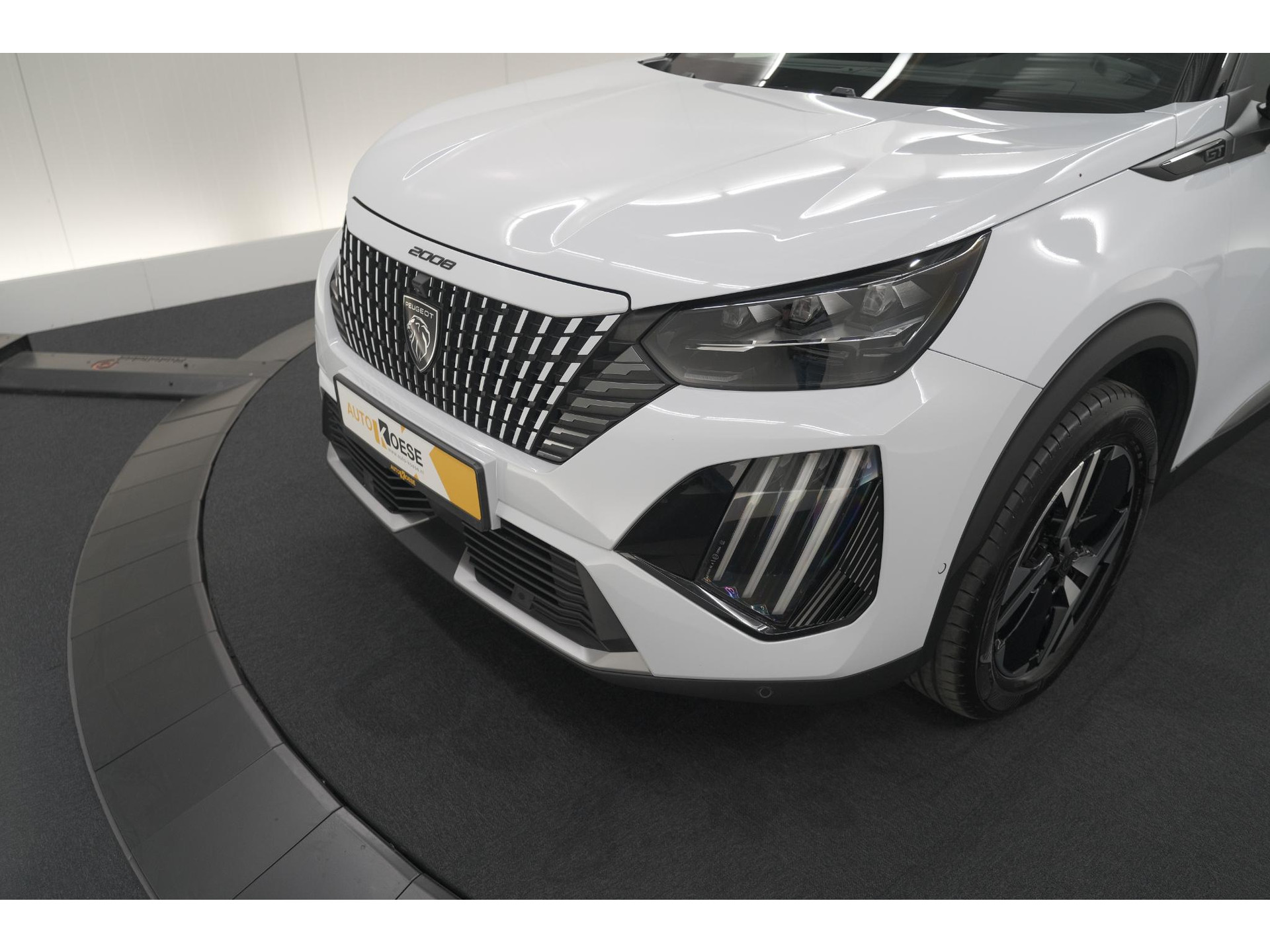 Peugeot 2008 PureTech 130 EAT8 GT | 360 Camera | Adaptieve Cruise Control | Pack Alcantara | Apple Carplay