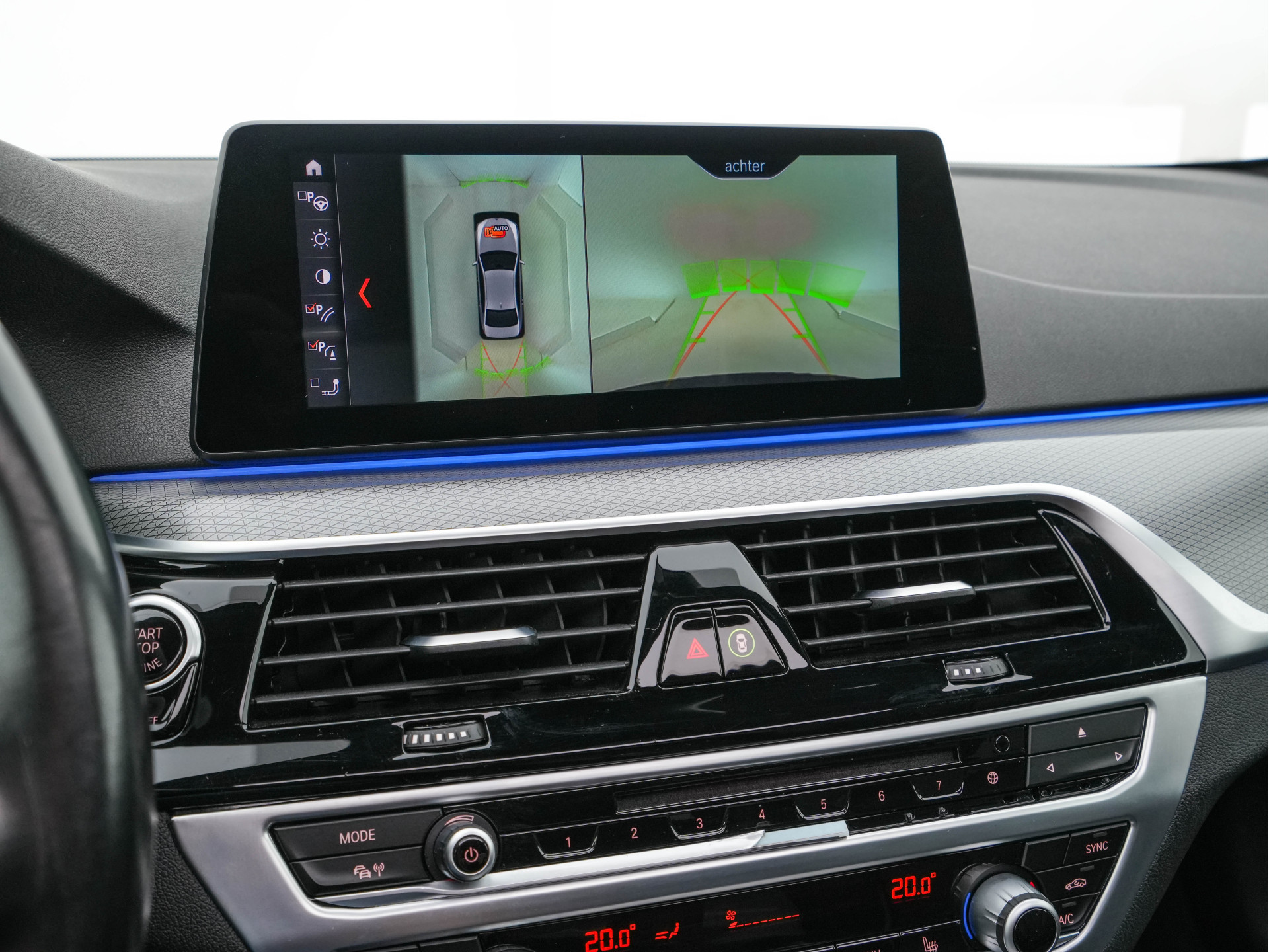 BMW 5-serie 520d xDrive M-Sport-Pack High Executive (INCL-BTW) Aut. *PANO | LUXURY-LEATHER | FULL-LED | HEAD-UP | DIGI-COCKPIT | NAVI-FULLMAP | TOP-VIEW | MEMORY-PACK | ECC | AMBIENT-LIGHT | PDC | CRUISE | SHIFT-PADDLES | TOWBAR  | 20''ALU*