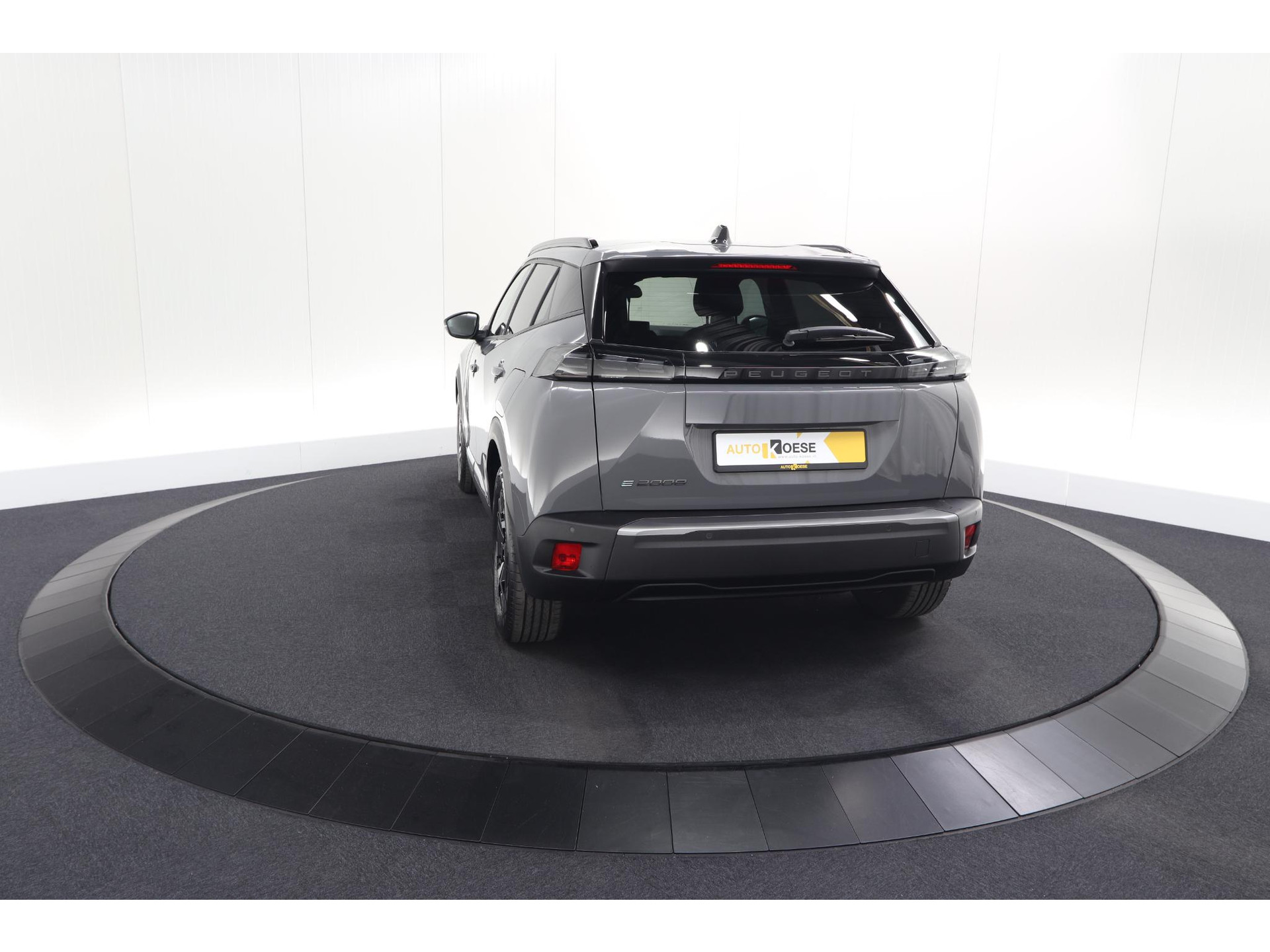 Peugeot e-2008 EV Allure 54 kWh | 11 KW Lader | Warmtepomp | Apple Carplay | Parkeersensoren