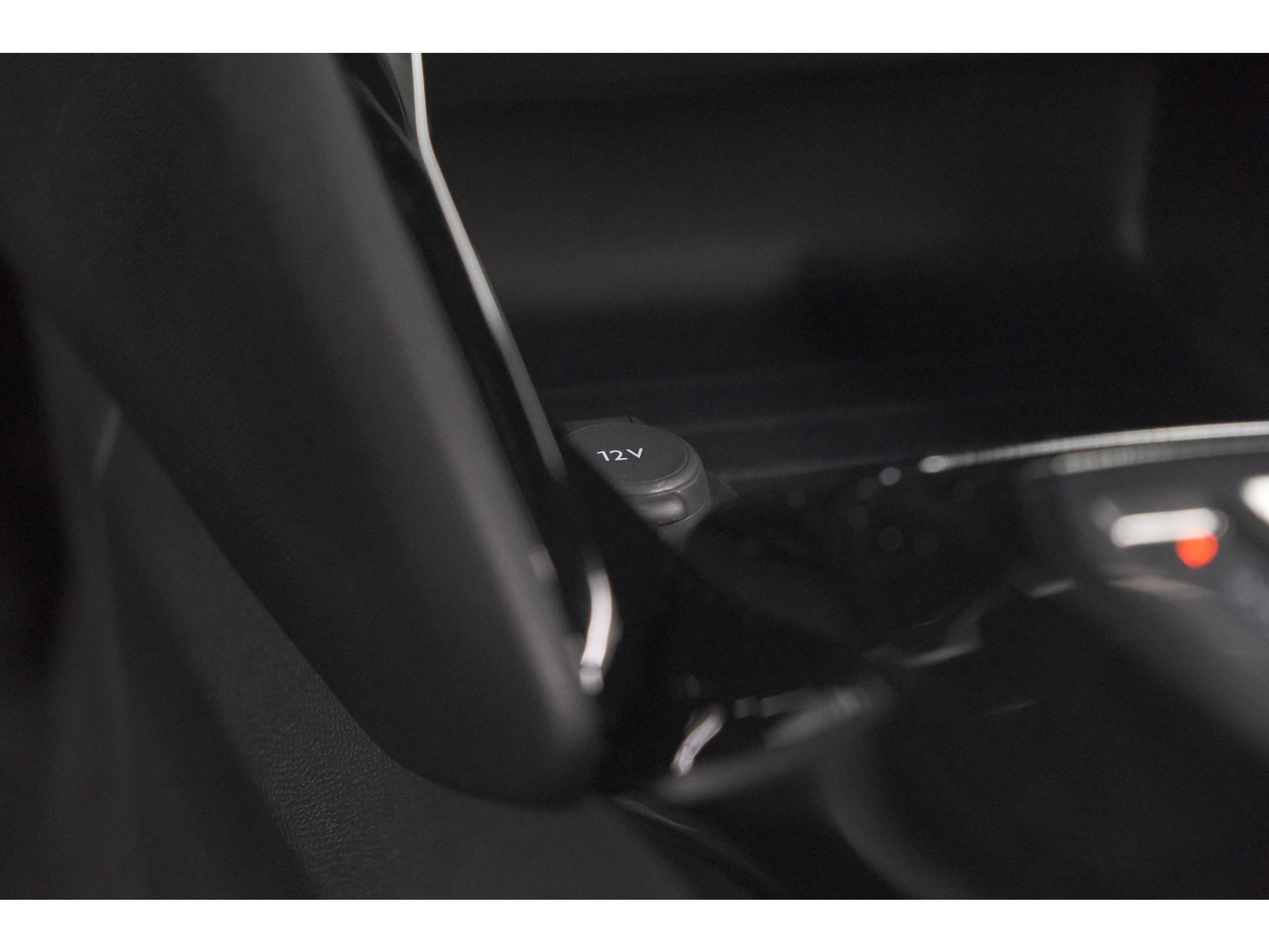 Peugeot 2008 Hybrid 145 e-DCS6 Allure | 360 Camera | Adaptieve Cruise Control | Dodehoekdetectie | Navigatie