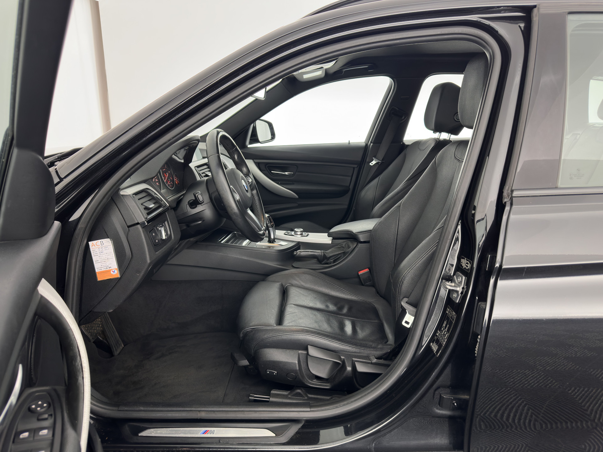 BMW 3-serie Touring 318d High Executive M-Sportpack Aut. *FULL-LEATHER | HEATED-SPORTSEATS | NAVI-FULLMAP | ECC | PDC | CRUISE | 18''ALU*