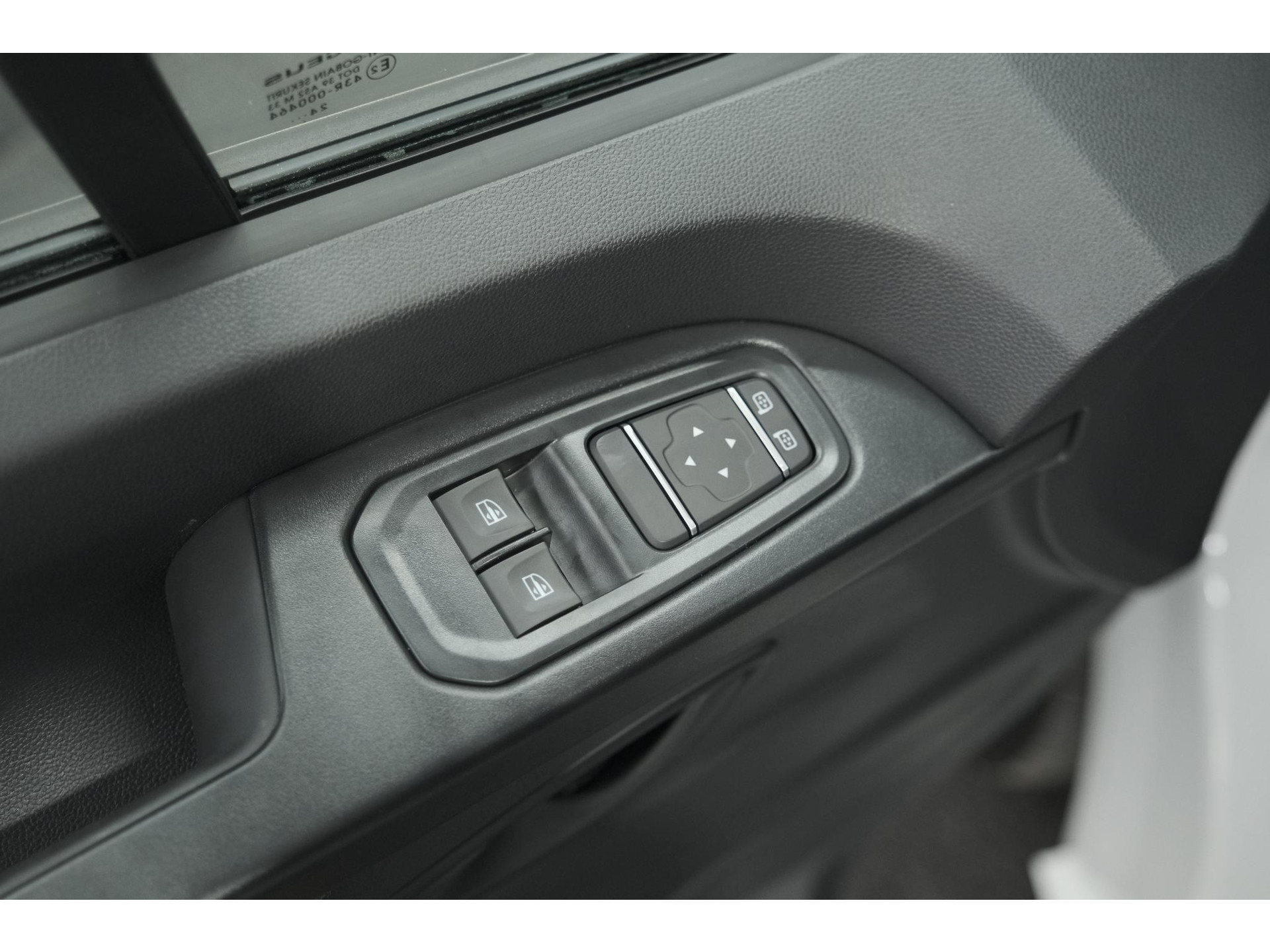 Renault Trafic 2.0 Blue dCi 130 T29 L2H1 Advance DC | 6 Zitplaatsen | Camera | Apple Carplay | Navigatie