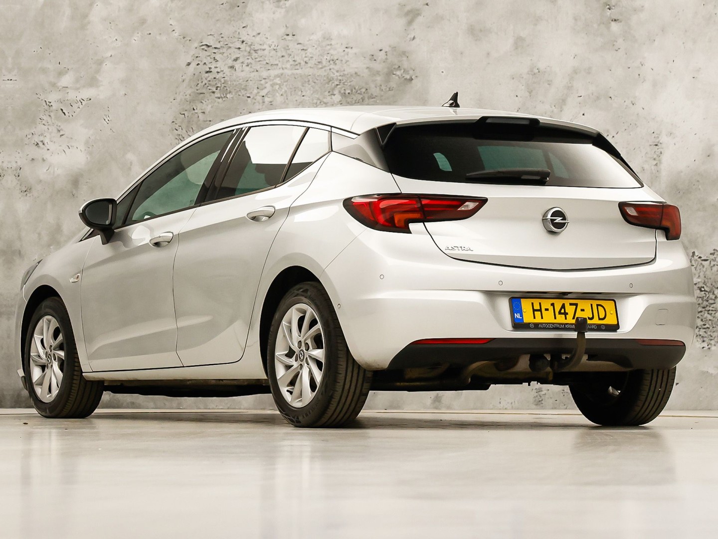 Opel Astra 1.2 Elegance (DIGITALE COCKPIT, APPLE CARPLAY, GROOT NAVI, CAMERA, CLIMATE, STUUR/STOELVERWARMING, SPORTSTOELEN, GETINT GLAS, TREKHAAK, ADAPTIVE CRUISE, NIEUWSTAAT)