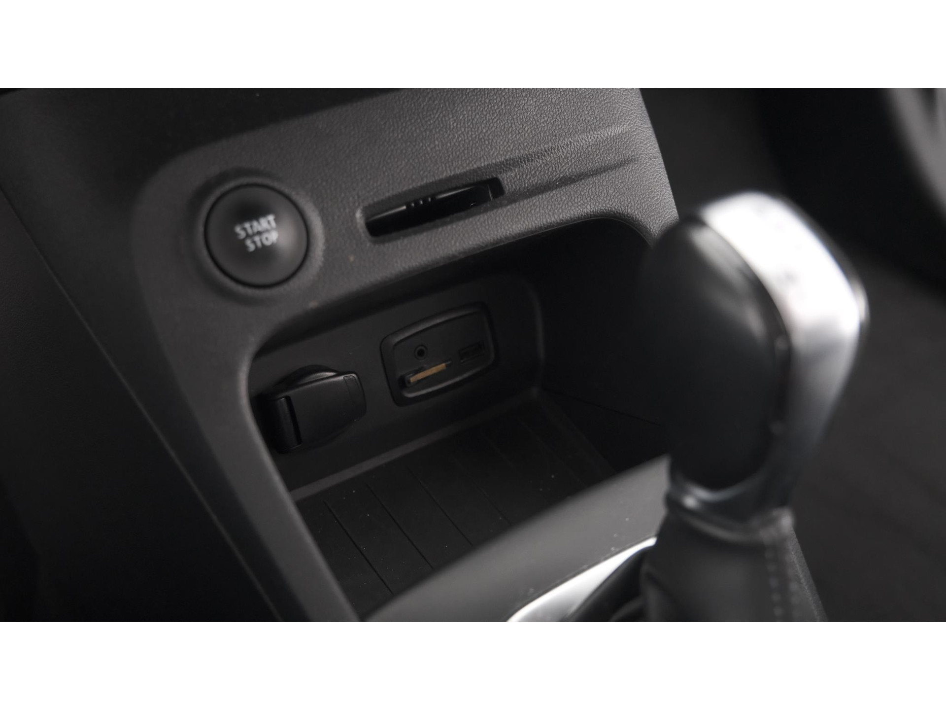 Renault Captur 1.3 TCe Intens | Trekhaak afneembaar | Navigatie | Parkeersensoren