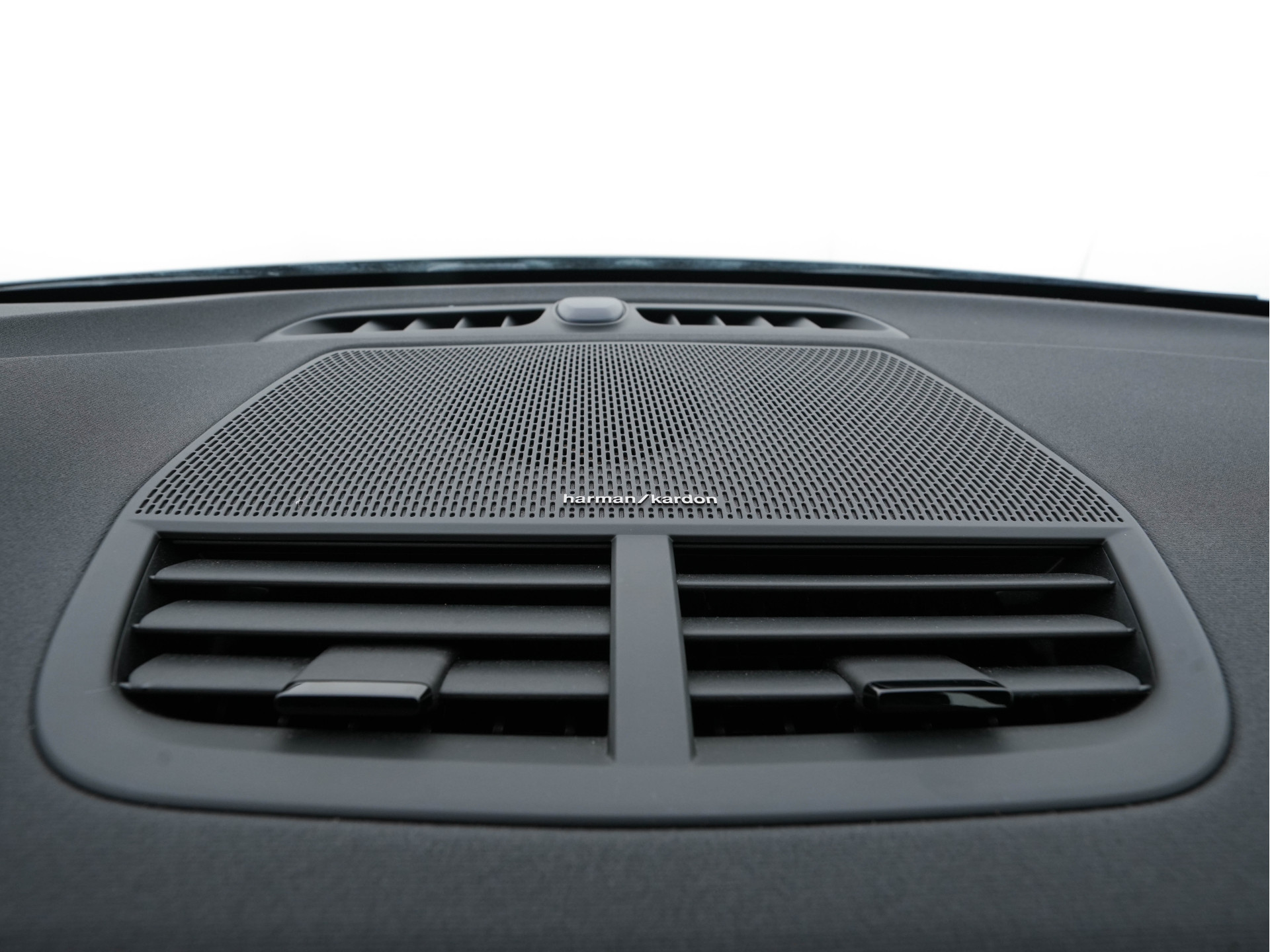 Polestar 2 Long Range Dual Motor Launch Edition 78kWh [ 3-Fase ] {SOH-93%} (INCL-BTW) *PANO | HARMAN/KARDON-AUDIO | FULL-LED | TOPVIEW | BLINDSPOT |  KEYLESS | MEMORY-PACK | ADAPTIVE CRUISE | CARPLAY | HEATED-SPORTSEATS | DIGI-COCKPIT | 20"ALU*