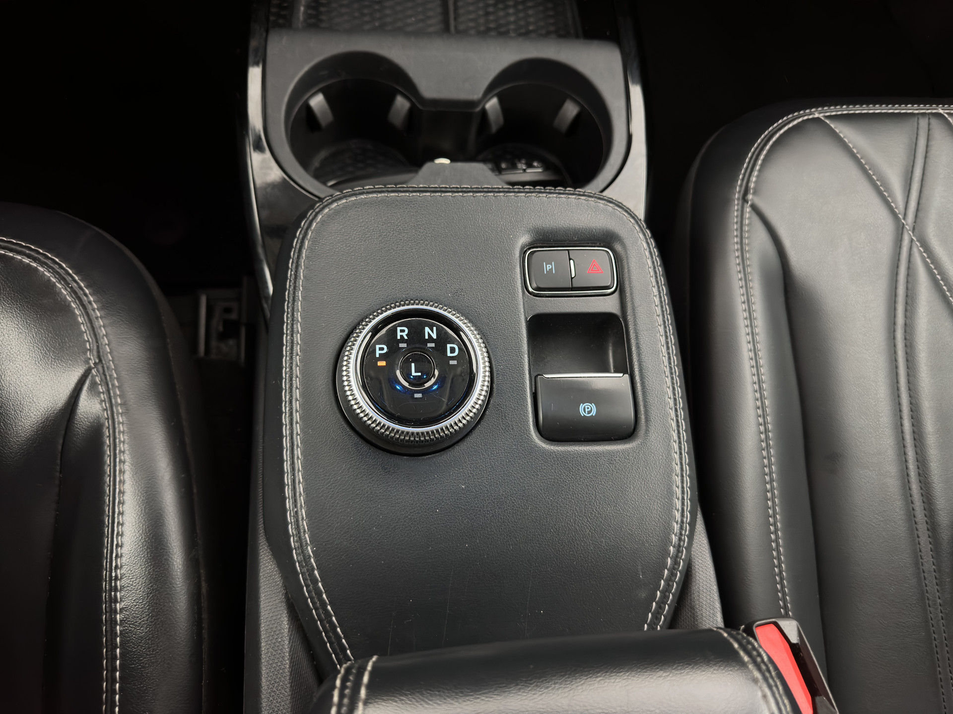 Ford Mustang Mach-E RWD 75 kWh [3-Fase ] {SOH-90%} (INCL-BTW) Aut.*LEATHER | FULL-LED | DAB | DIGI-COCKPIT | KEYLESS | NAVI-FULLMAP | CARPLAY | HEATED-COMFORTSEATS | TOPVIEW |  ADAPTIVE-CRUISE | PRIVACY-GLASS | 18'' ALU*