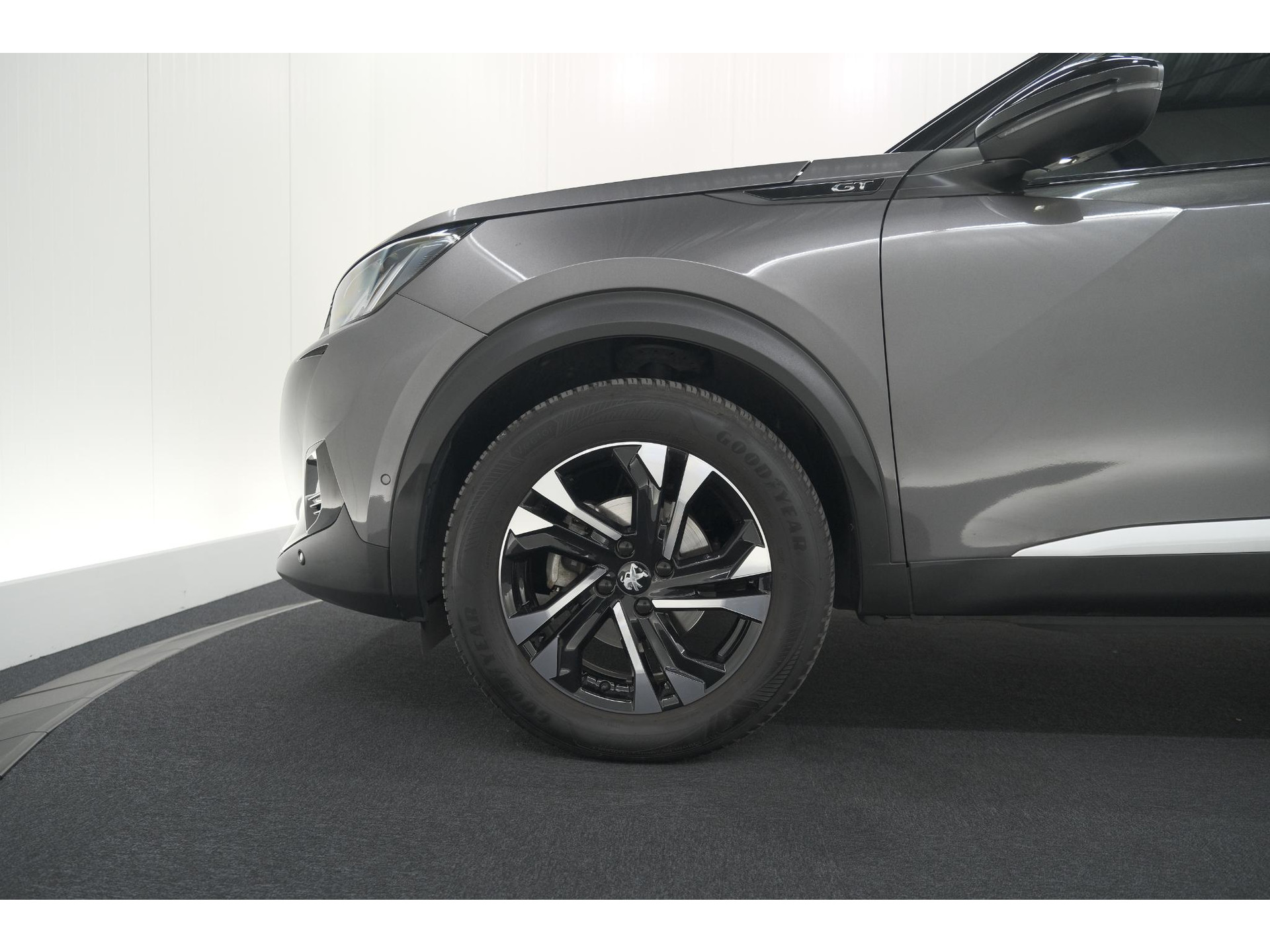 Peugeot 2008 PureTech 130 EAT8 GT | Camera | Dodehoekdetectie | Apple Carplay | Pack Winter