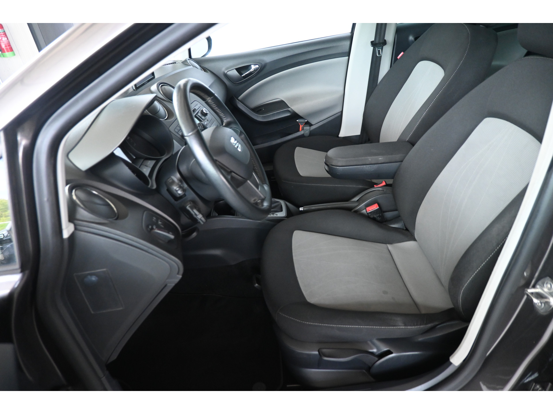 SEAT Ibiza ST 1.2 TSI Automaat Style Airco Navigatie Cruise Control Trekhaak Rijklaarprijs Inruil Mogelijk!