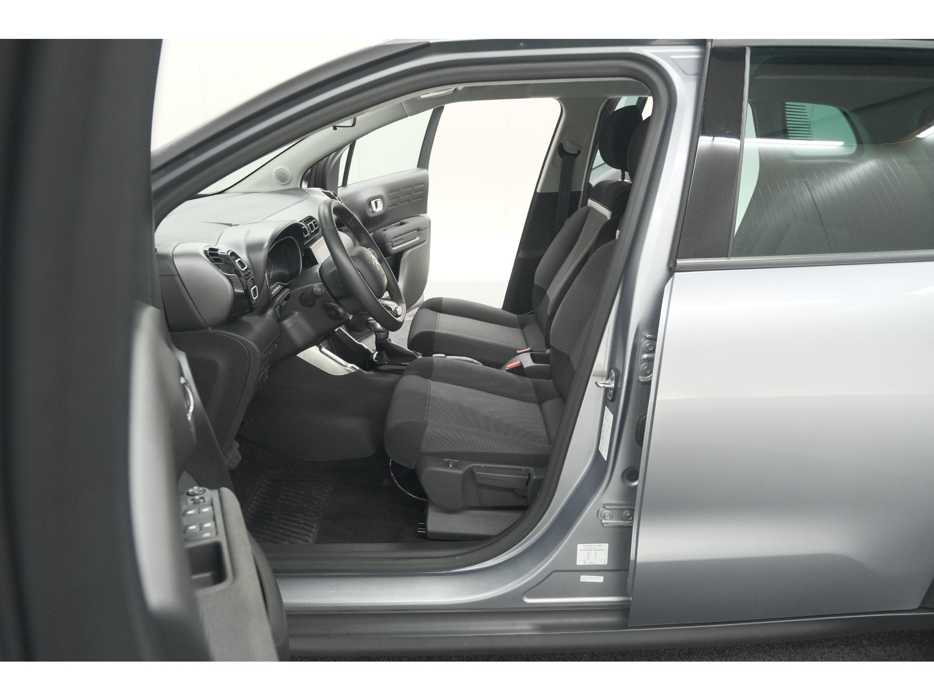 Citroen C3 Aircross PureTech 130 EAT6 Plus | Stoelverwarming | Apple Carplay | Parkeersensoren