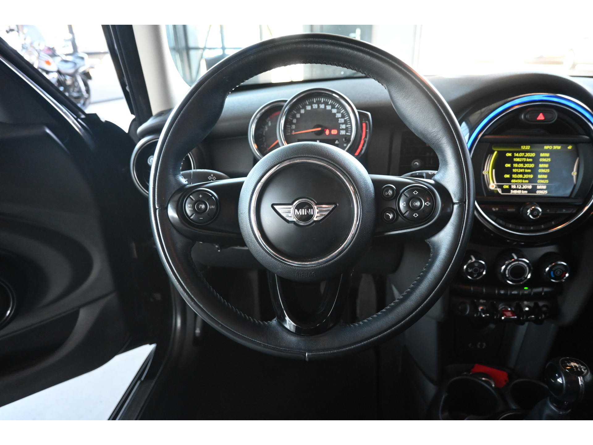 MINI Mini 1.5 Business Nap Airco Cruise control Navigatie Lichtmetaal Inruil mogelijk
