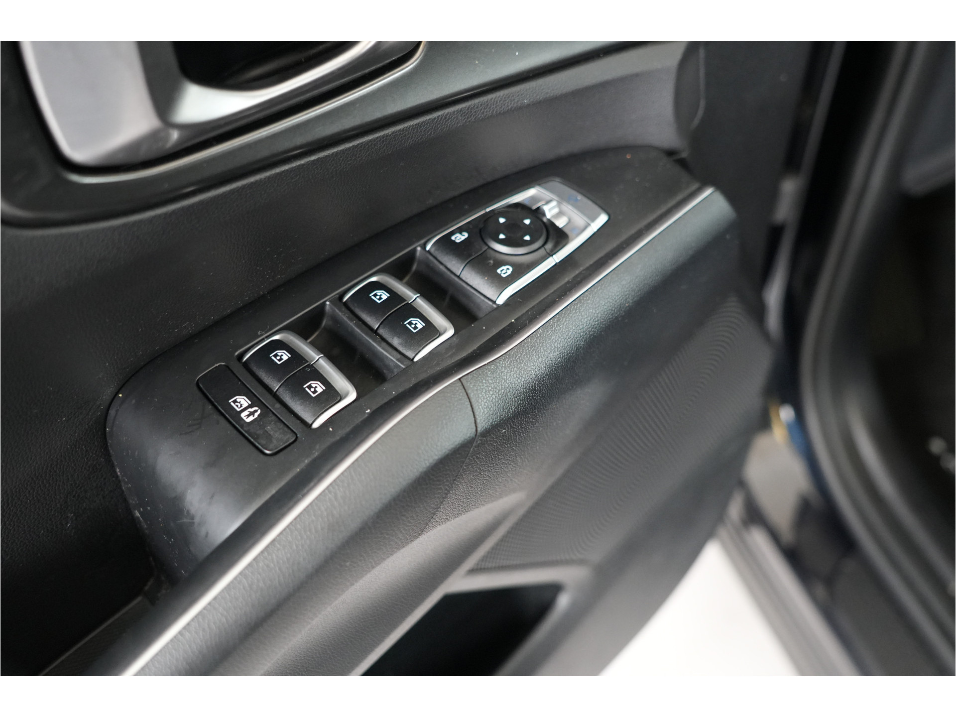 Kia Sorento 1.6 T-GDI 4WD 265 pk PHEV | SOH 100% | 7 pers | Dealer onderhouden |