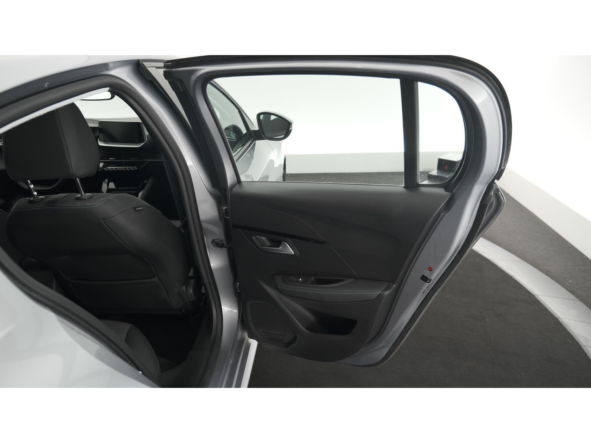 Peugeot 208 PureTech 100 EAT8 Allure | Parkeersensoren | Stoelverwarming | Apple Carplay | Climate Control