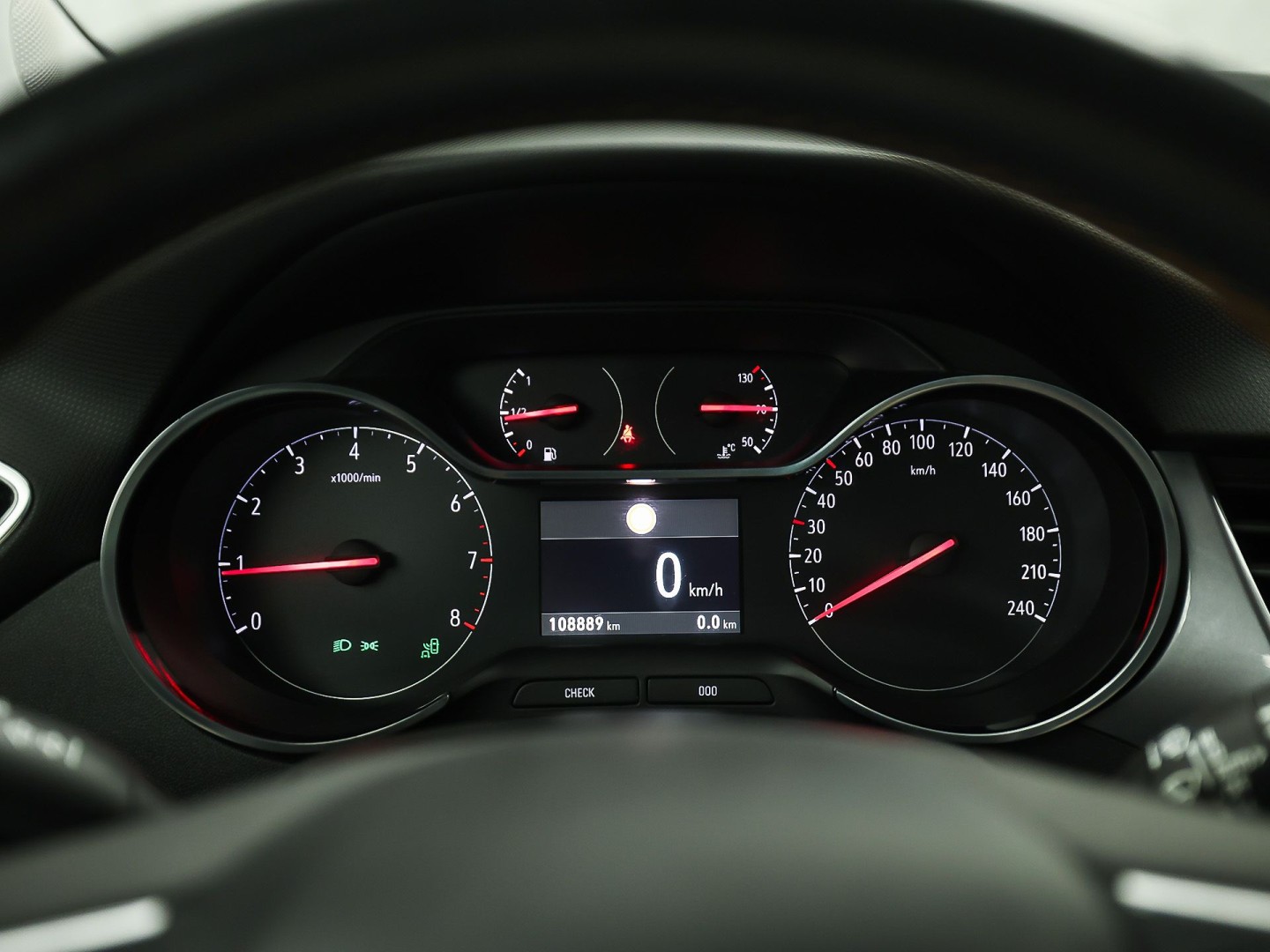 Opel Crossland X 1.2 Turbo Innovation (APPLE CARPLAY, GROOT NAVI, CLIMATE, 360 CAMERA, STUUR/STOELVERWARMING, SPORTSTOELEN, GETINT GLAS, CRUISE, NIEUWSTAAT)