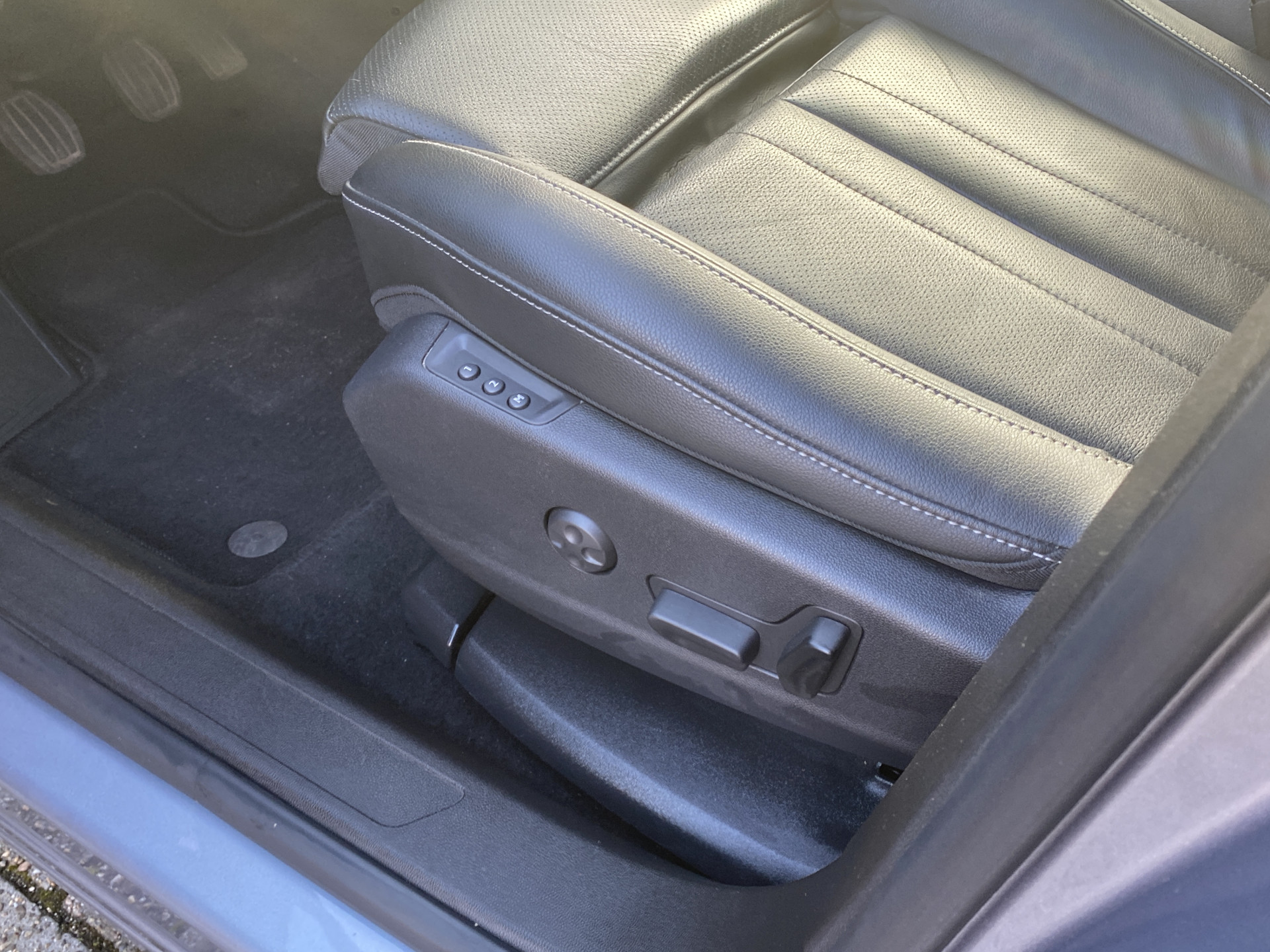 Opel Grandland X 1.2 Turbo Business Executive 130 pk | 1e eigenaar | dealer onderh. | leder interieur | navigatie | camera | carplay