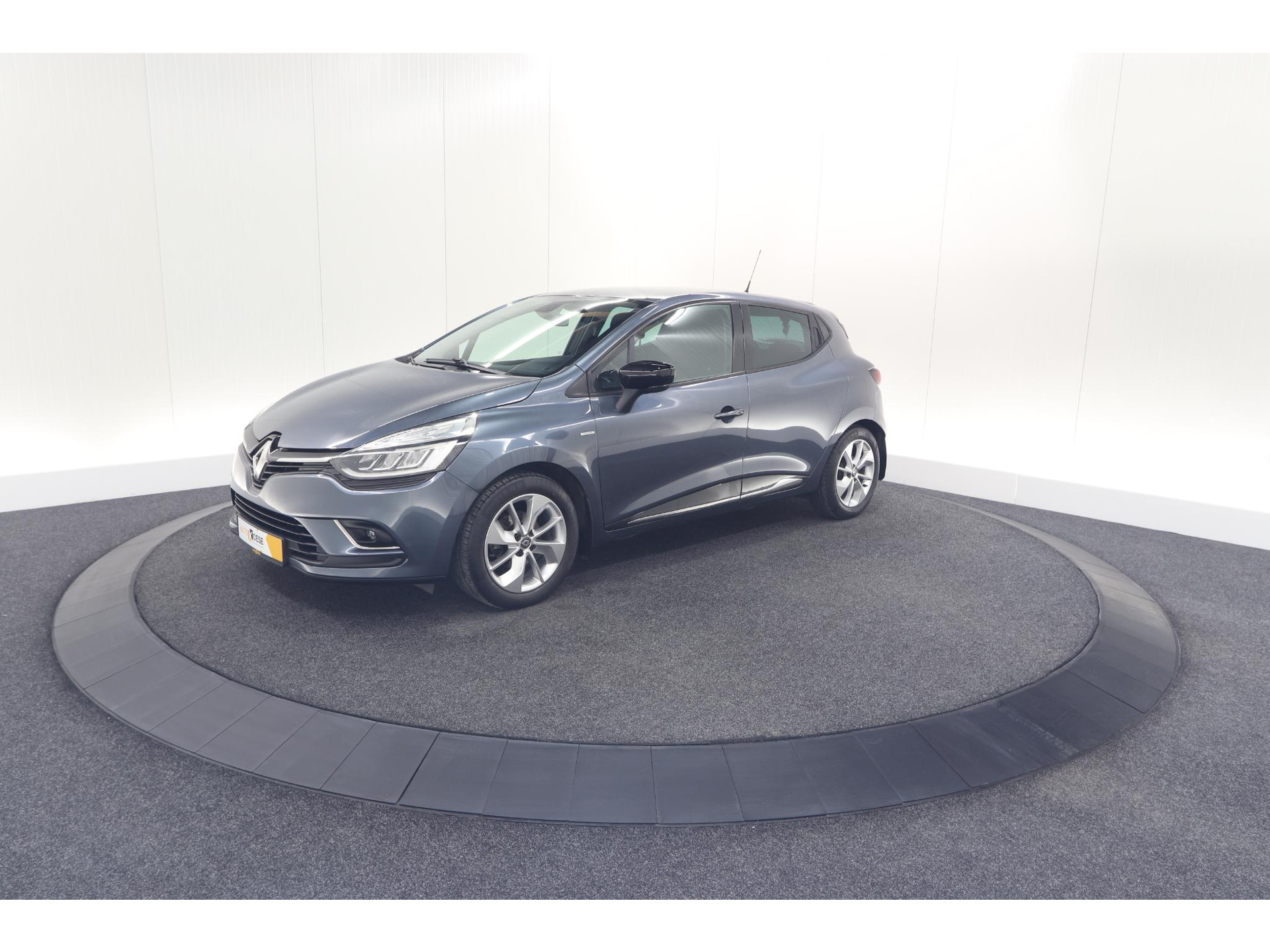 Renault Clio 1.2 Limited | Trekhaak | Navigatie | Parkeersensoren | Climate Control