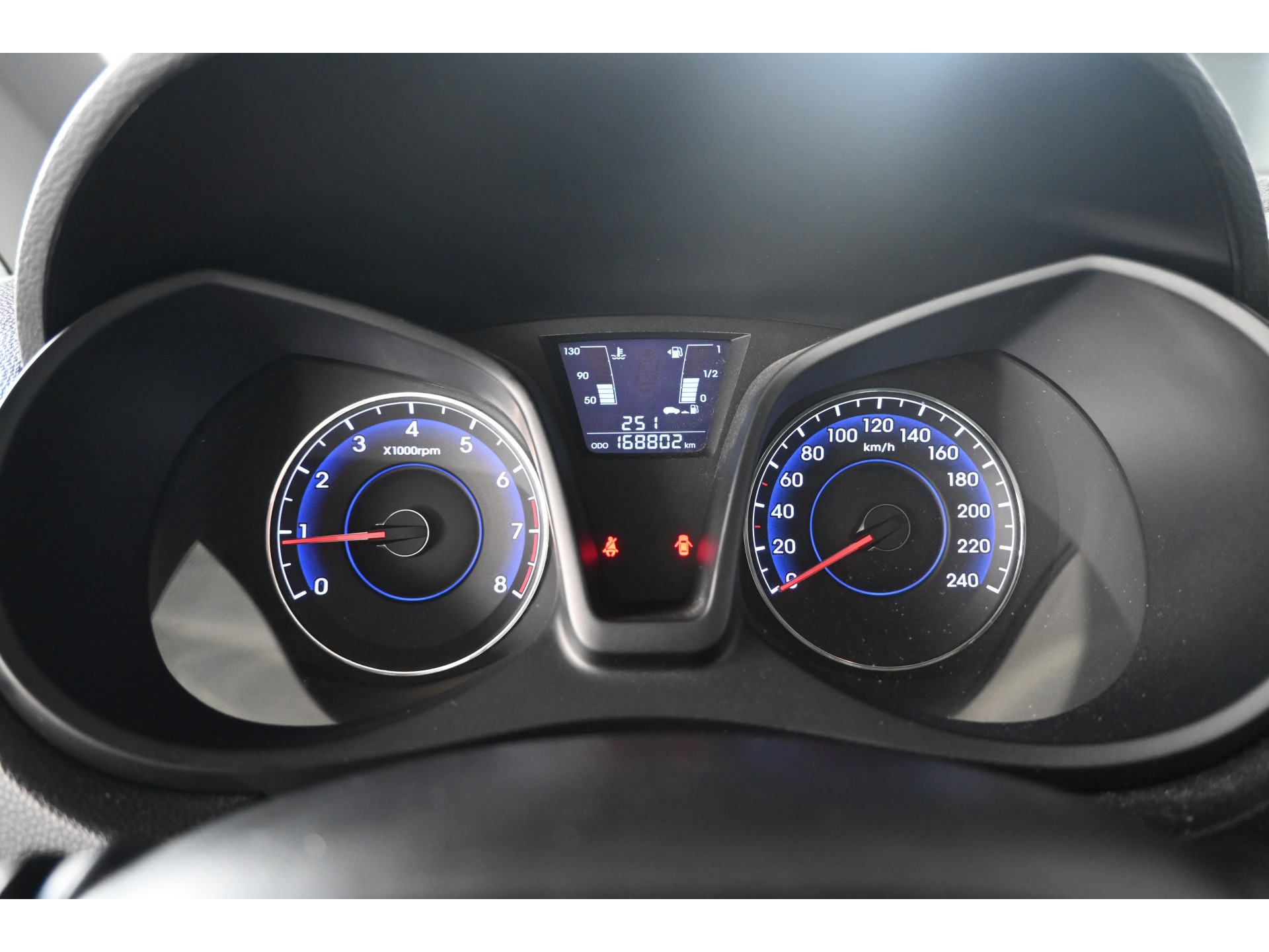 Hyundai ix20 1.4i i-Catcher Clima Navigatie Schuifdak Trekhaak Goed Onderhouden! Inruil Mogelijk!