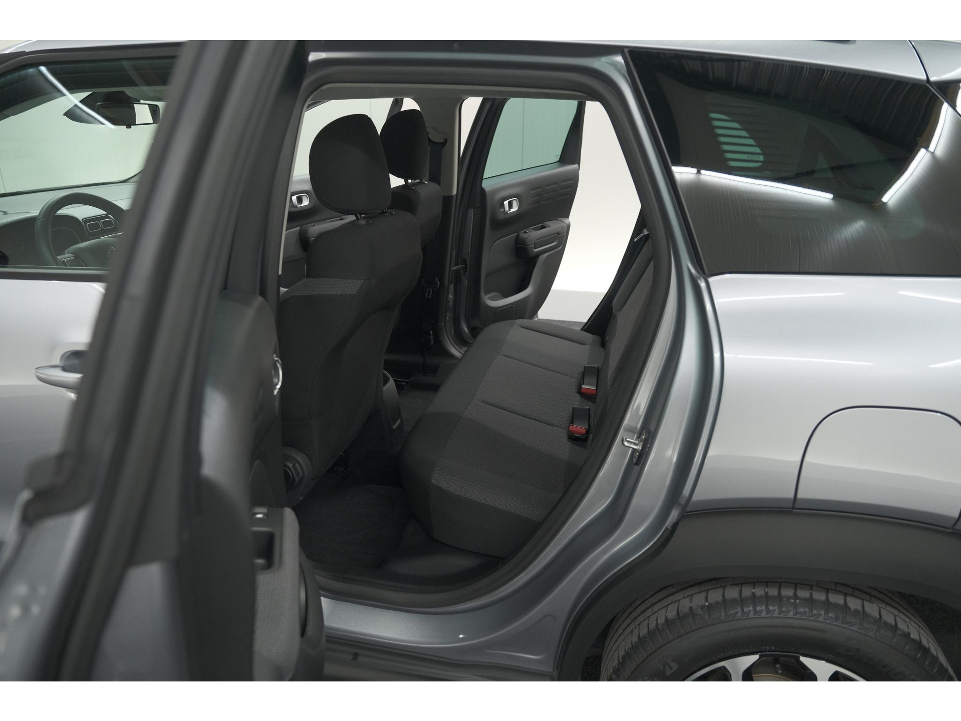 Citroen C3 Aircross PureTech 130 EAT6 Max | Parkeersensoren | Stoelverwarming | Apple Carplay | 16 Inch Lichtmetalen Velgen