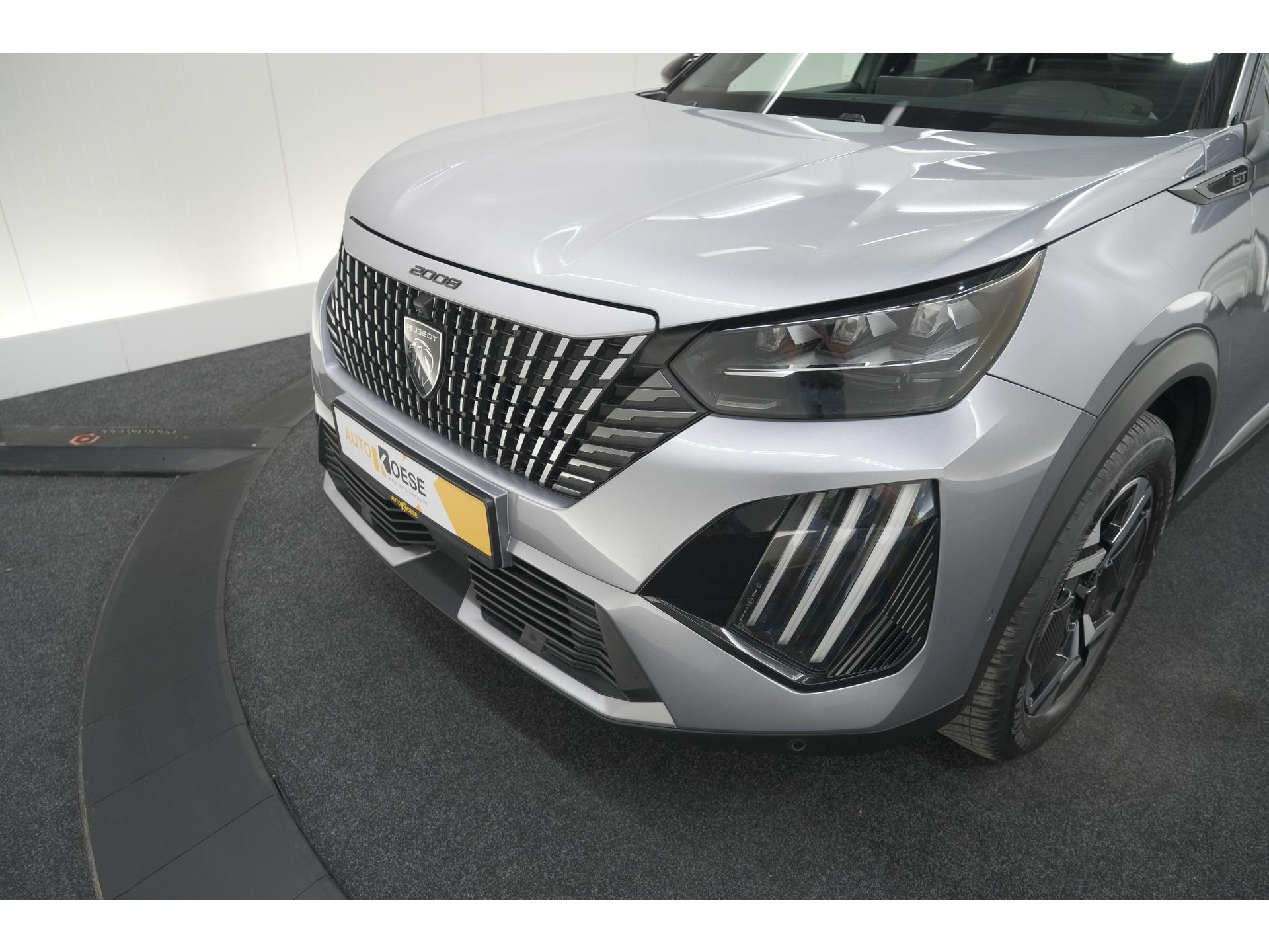 Peugeot 2008 PureTech 130 EAT8 GT | 360 Camera | Adaptieve Cruise Control | Dodehoekdetectie | Navigatie
